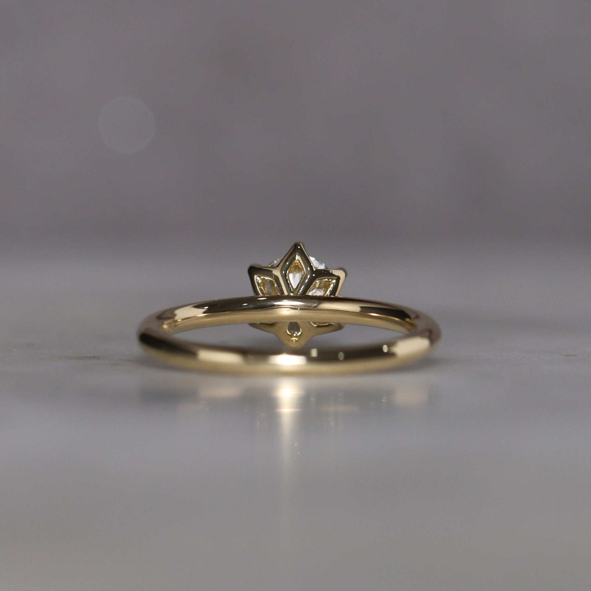 WHITE DIAMOND / LOTUS SOLITAIRE RING