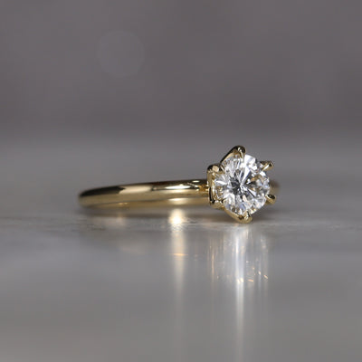 WHITE DIAMOND / LOTUS SOLITAIRE RING