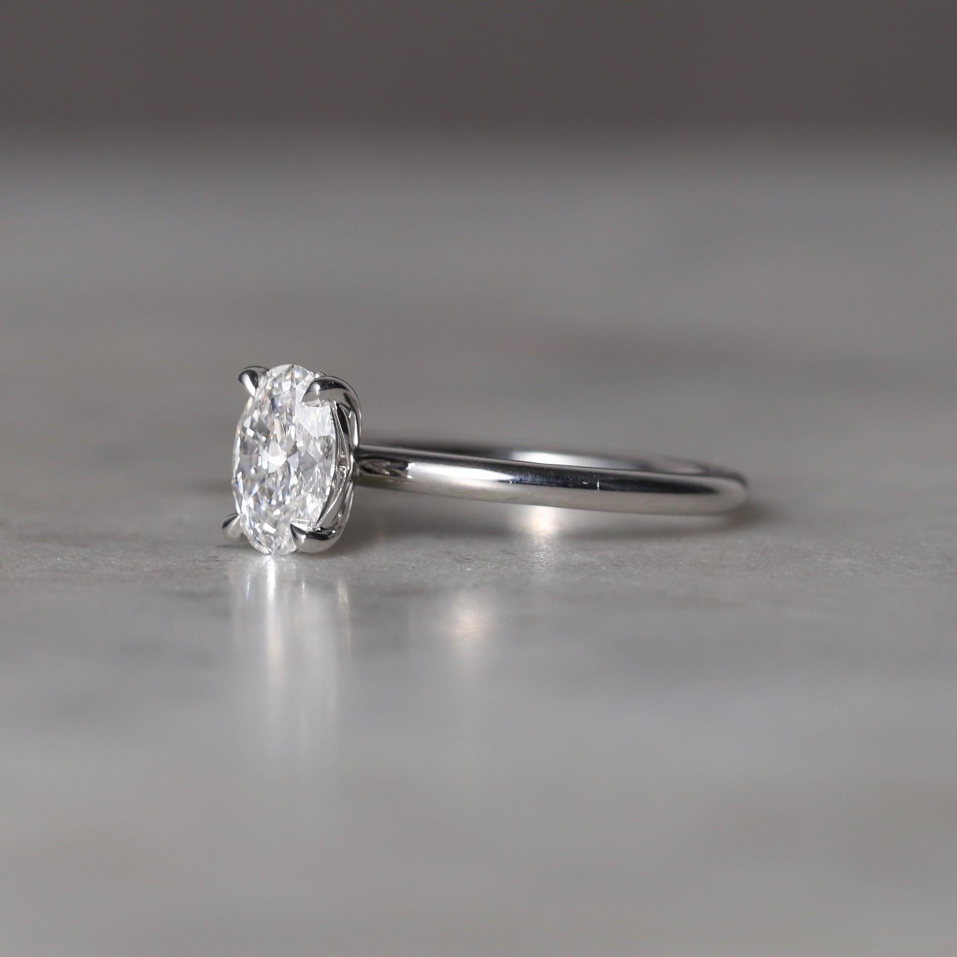 OVAL CUT LAB CREATED / DIAMOND SOLITAIRE III