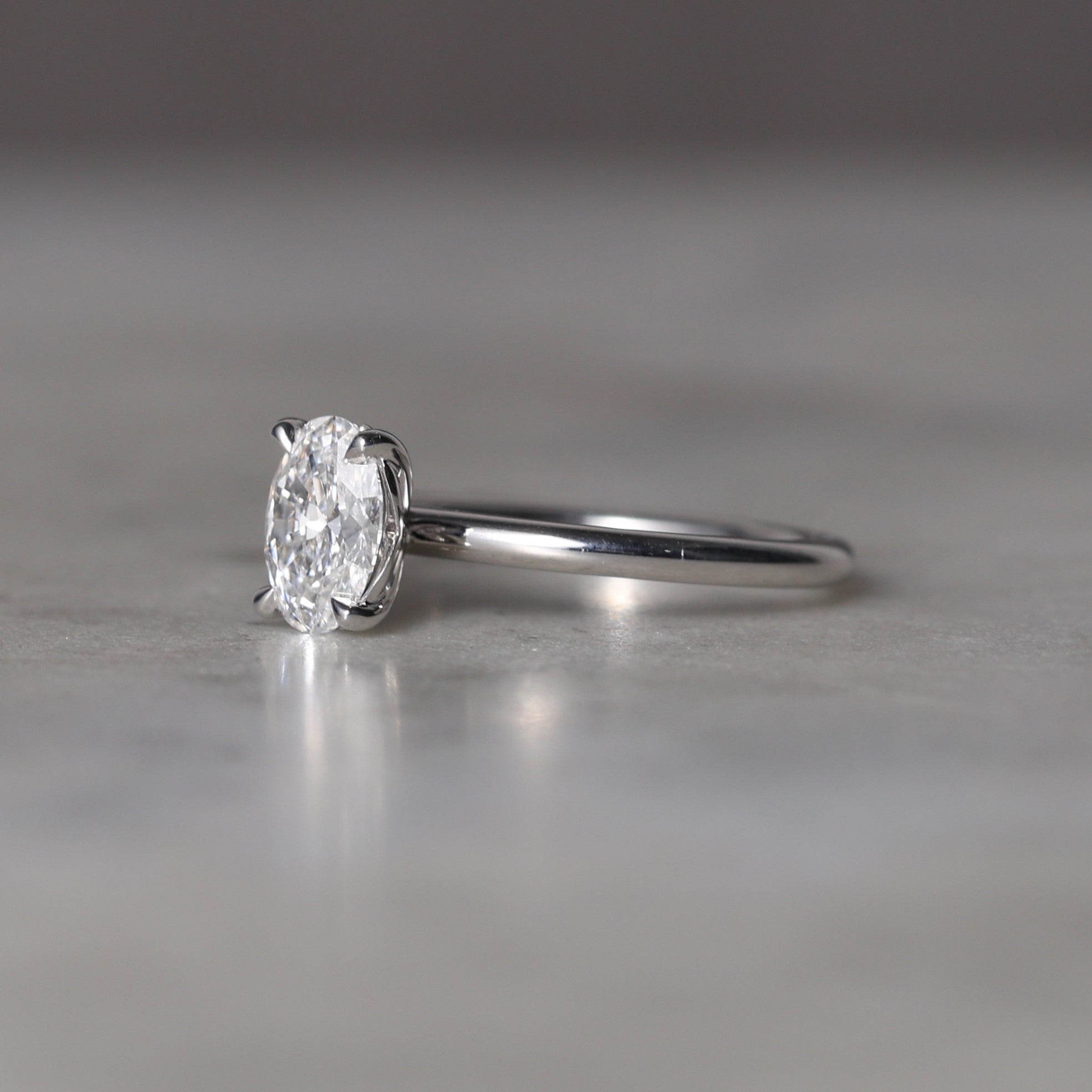 OVAL CUT LAB CREATED / DIAMOND SOLITAIRE III