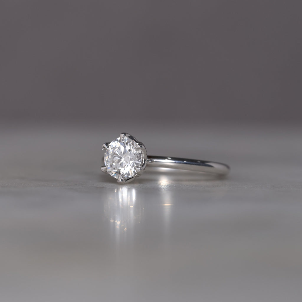 WHITE DIAMOND / LOTUS SOLITAIRE II