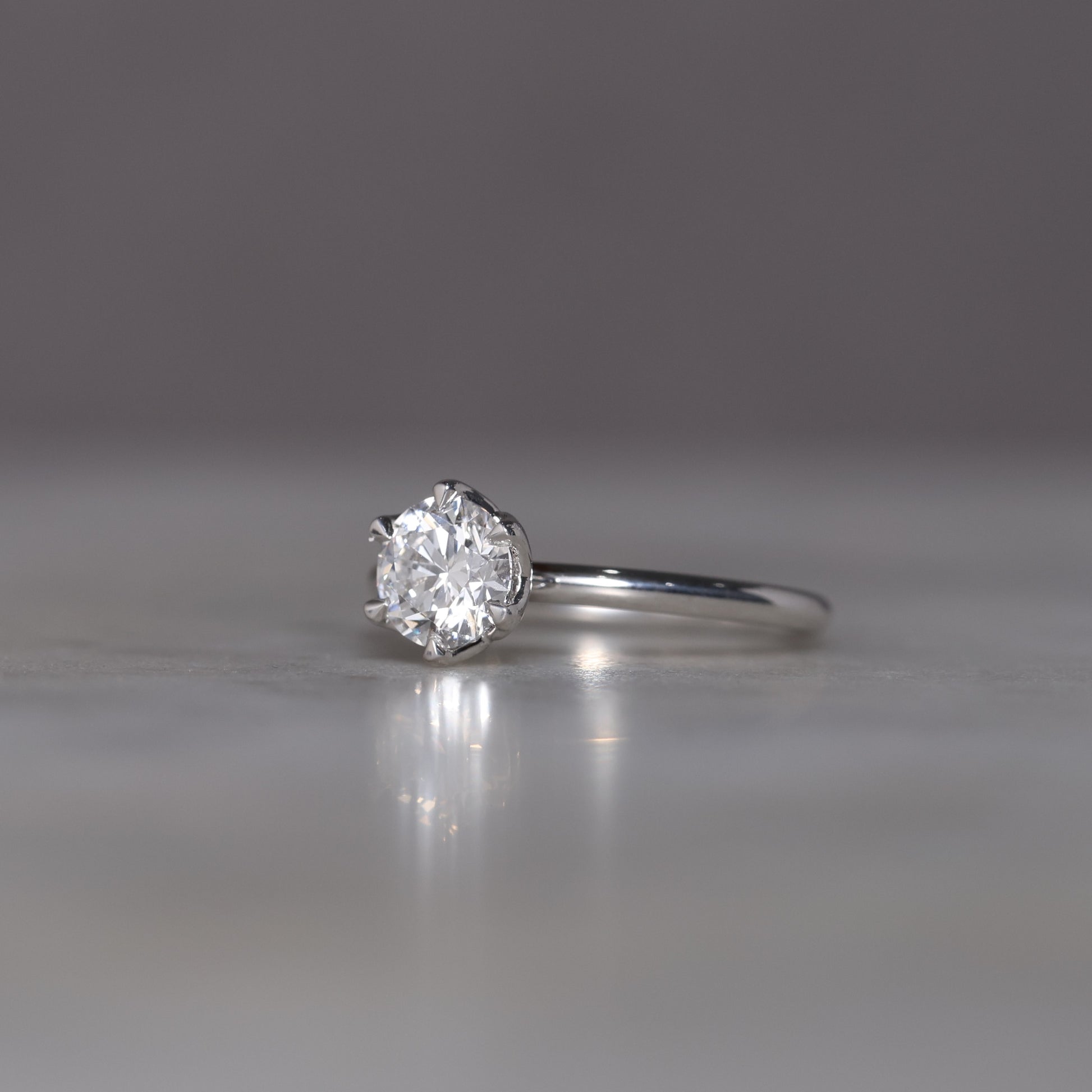 WHITE DIAMOND / LOTUS SOLITAIRE II