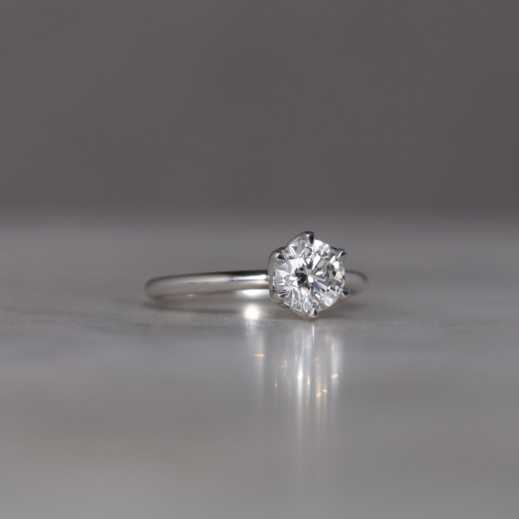 WHITE DIAMOND / LOTUS SOLITAIRE II