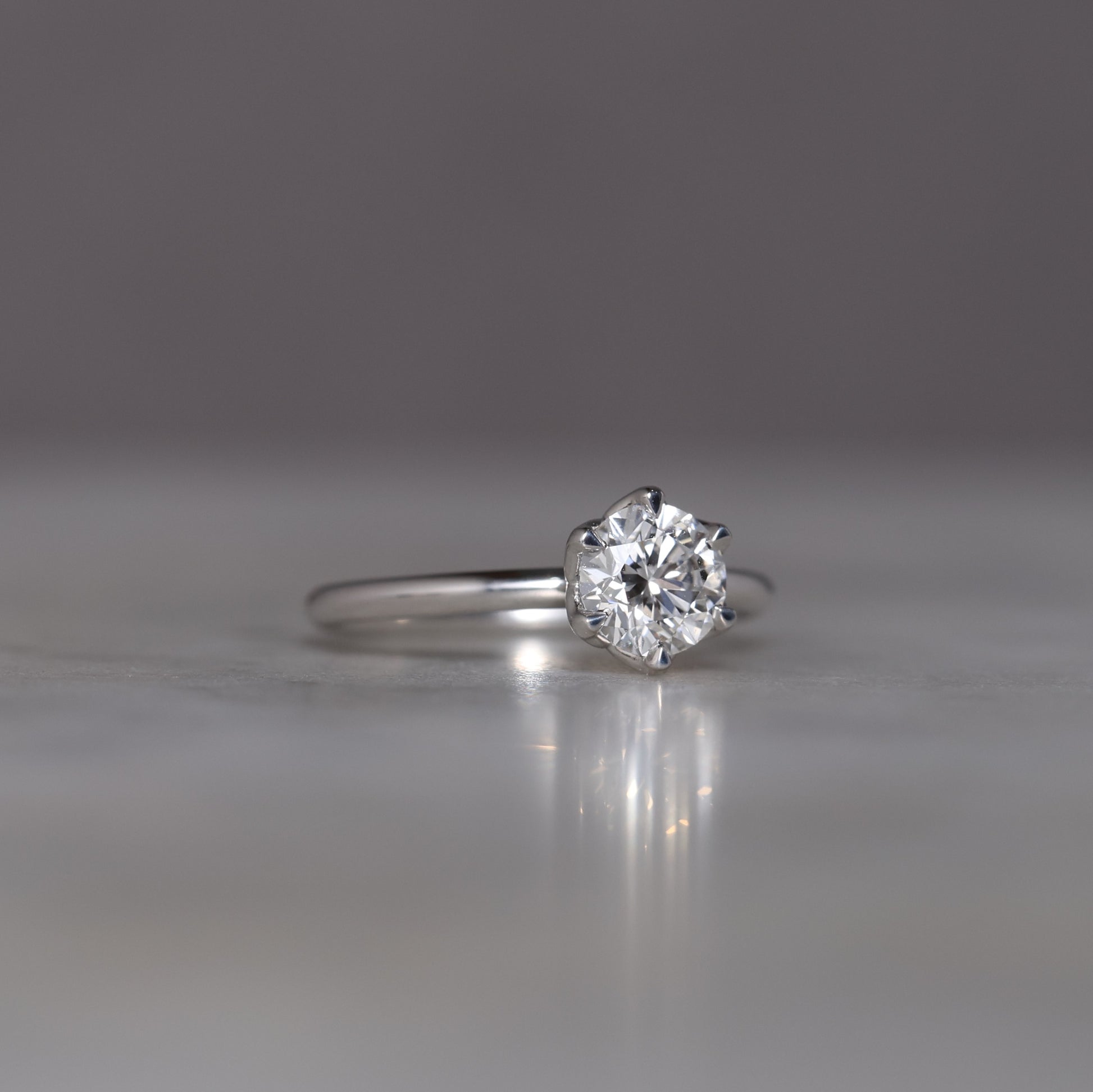 WHITE DIAMOND / LOTUS SOLITAIRE II