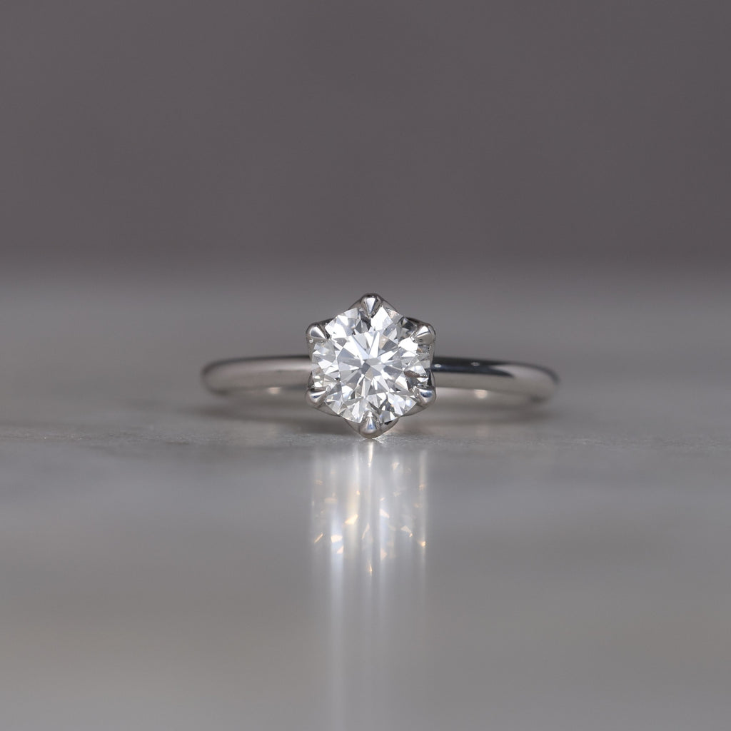 WHITE DIAMOND / LOTUS SOLITAIRE II