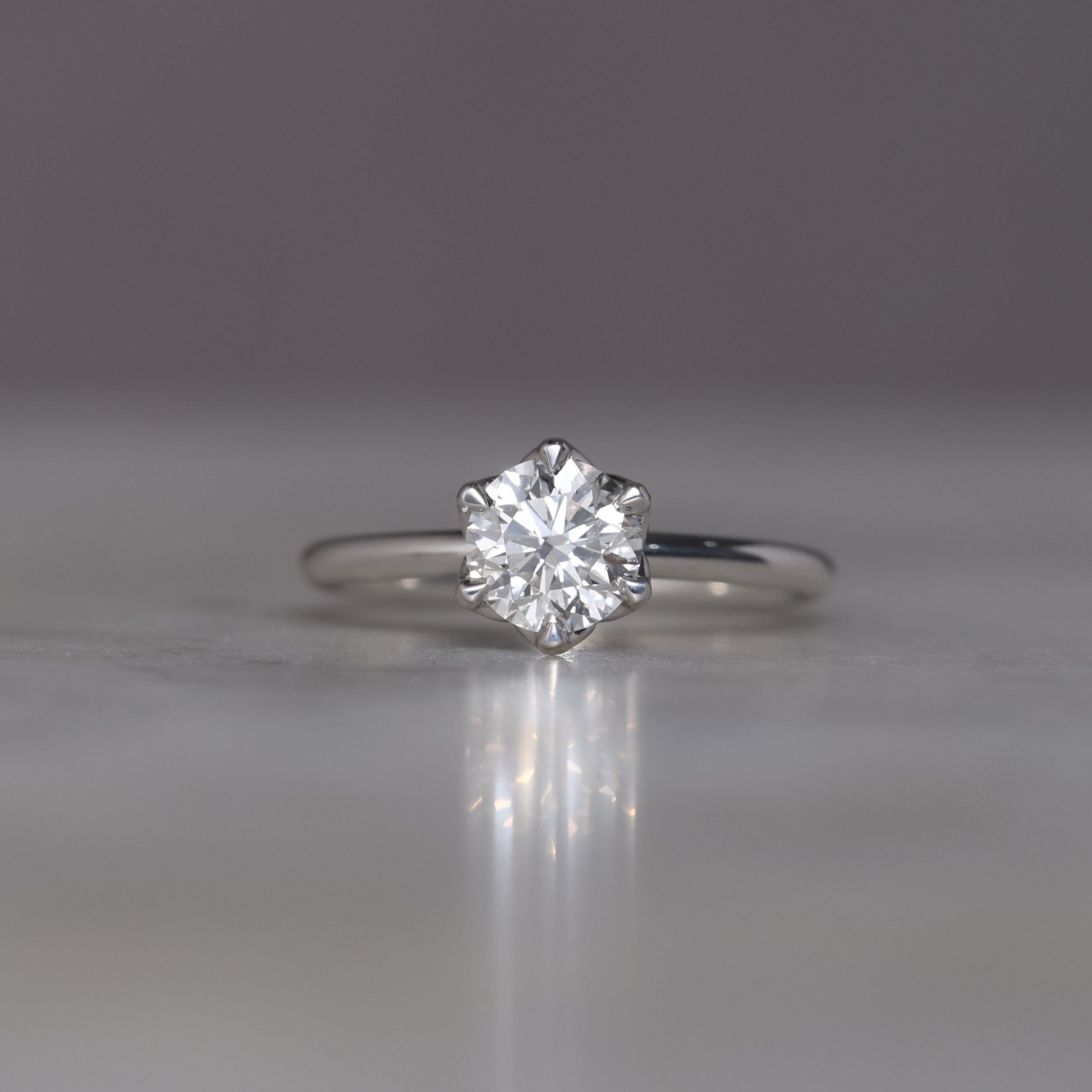 WHITE DIAMOND / LOTUS SOLITAIRE II