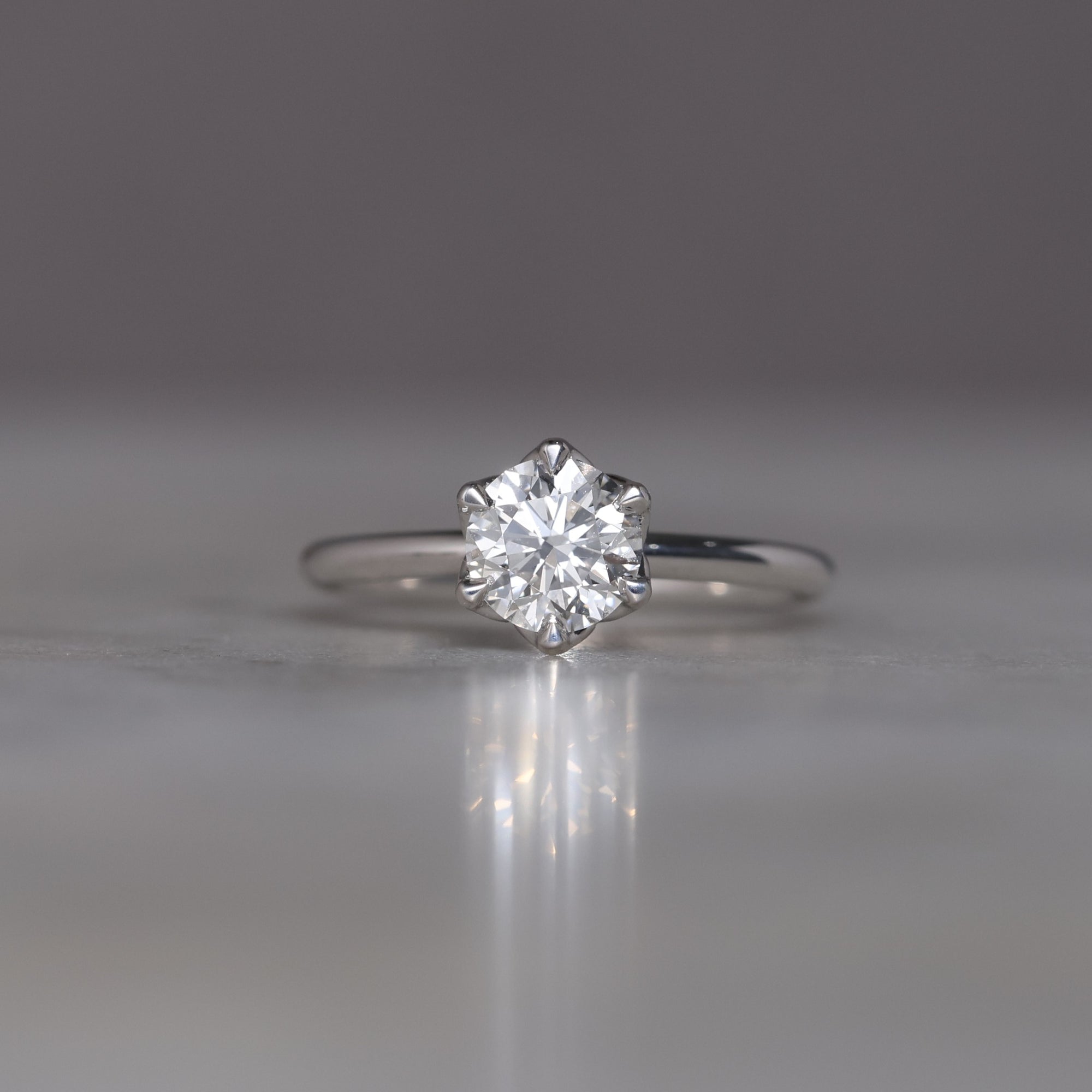 WHITE DIAMOND / LOTUS SOLITAIRE II