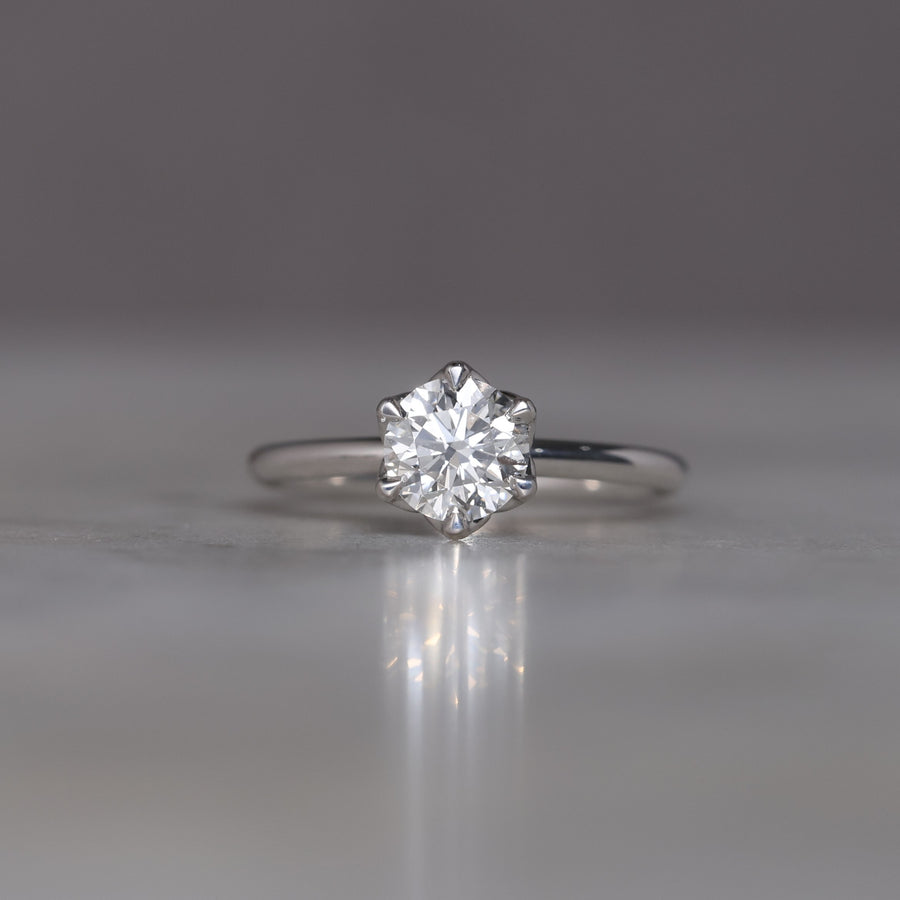 WHITE DIAMOND / LOTUS SOLITAIRE II