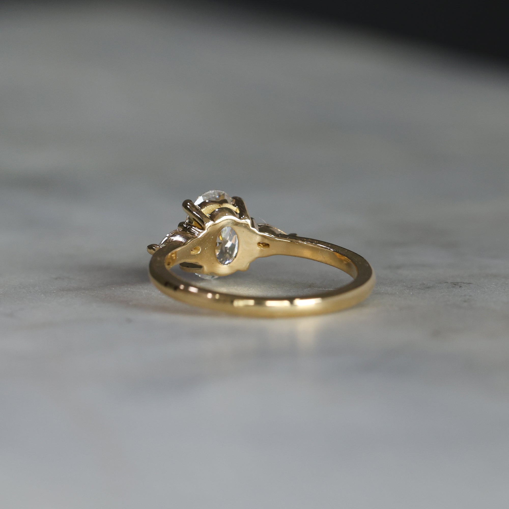 1.06ct OVAL CUT LAB DIAMOND / TRILOGY RING