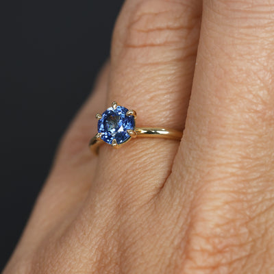 BLUE CEYLON SAPPHIRE / SOLITAIRE RING