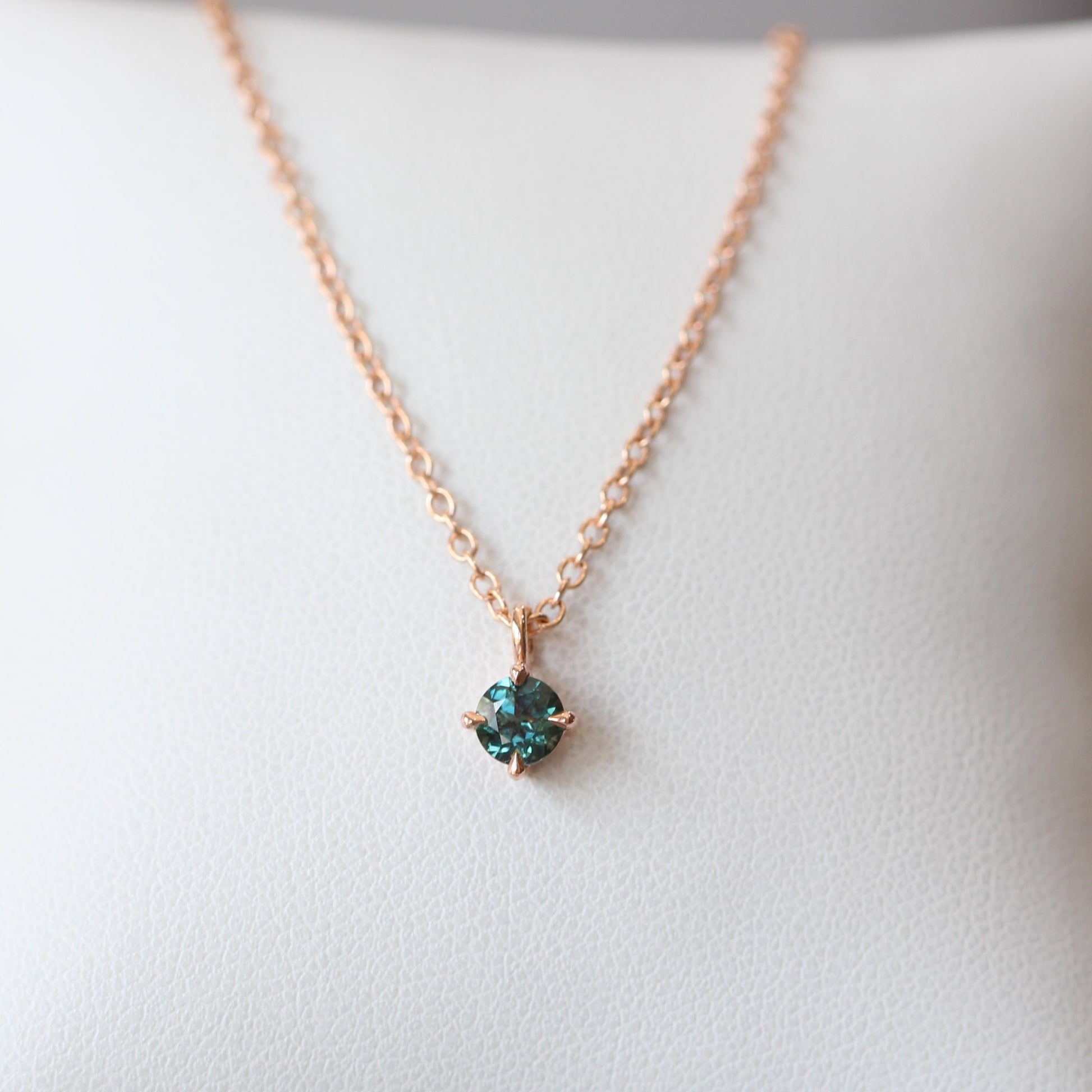 ROUND TEAL PARTI / SAPPHIRE NECKLACE II