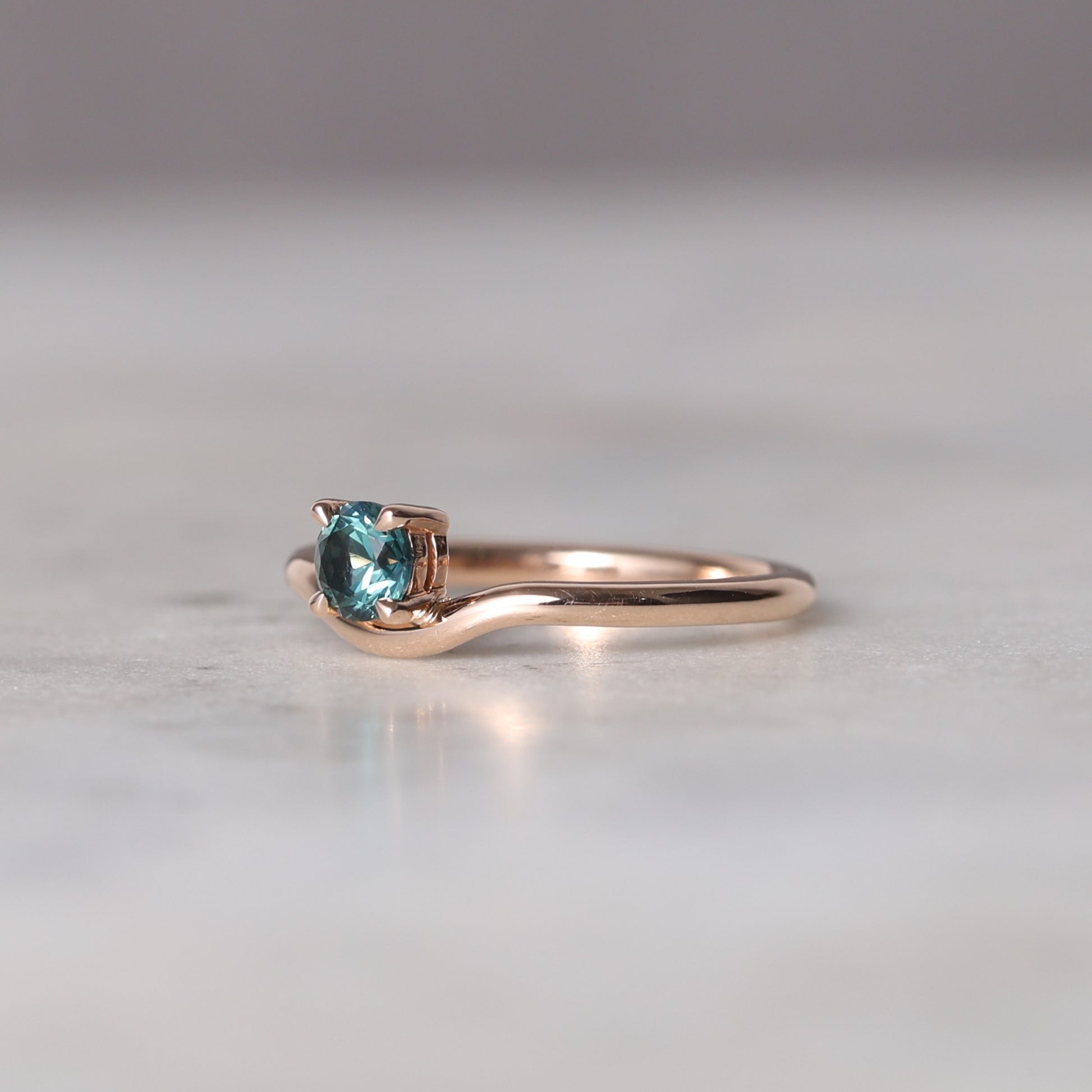 PARTI SAPPHIRE  / CURVE RING