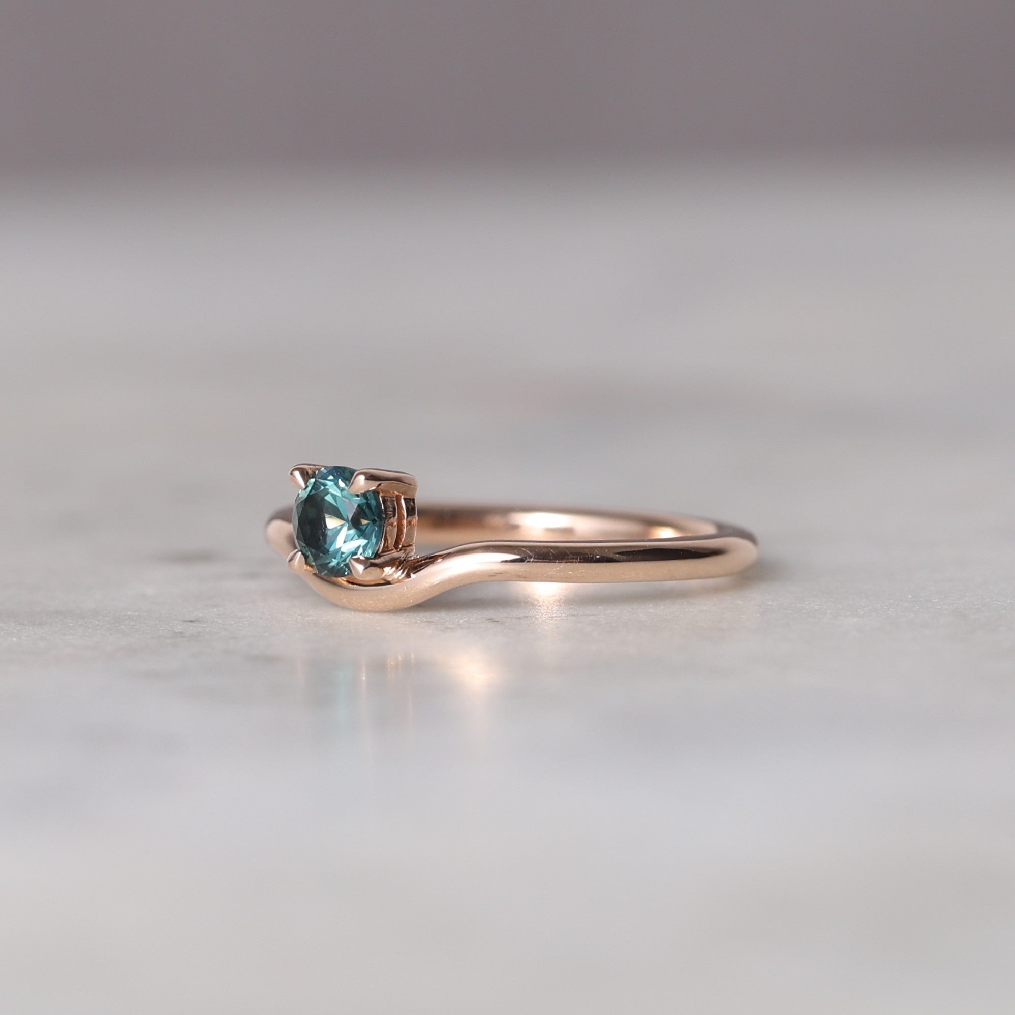 PARTI SAPPHIRE  / CURVE RING