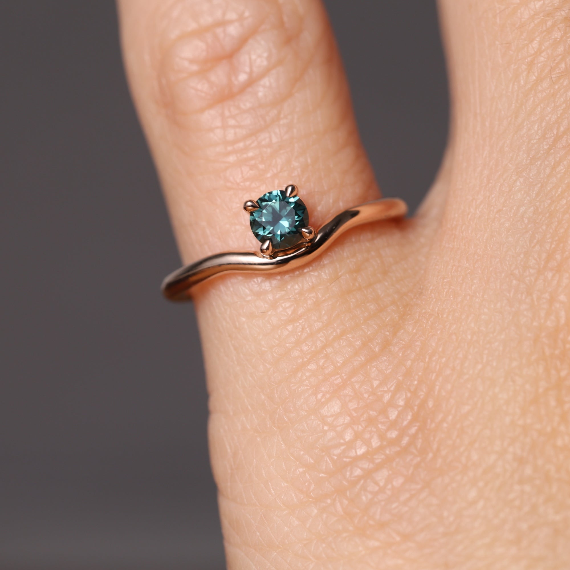 PARTI SAPPHIRE  / CURVE RING