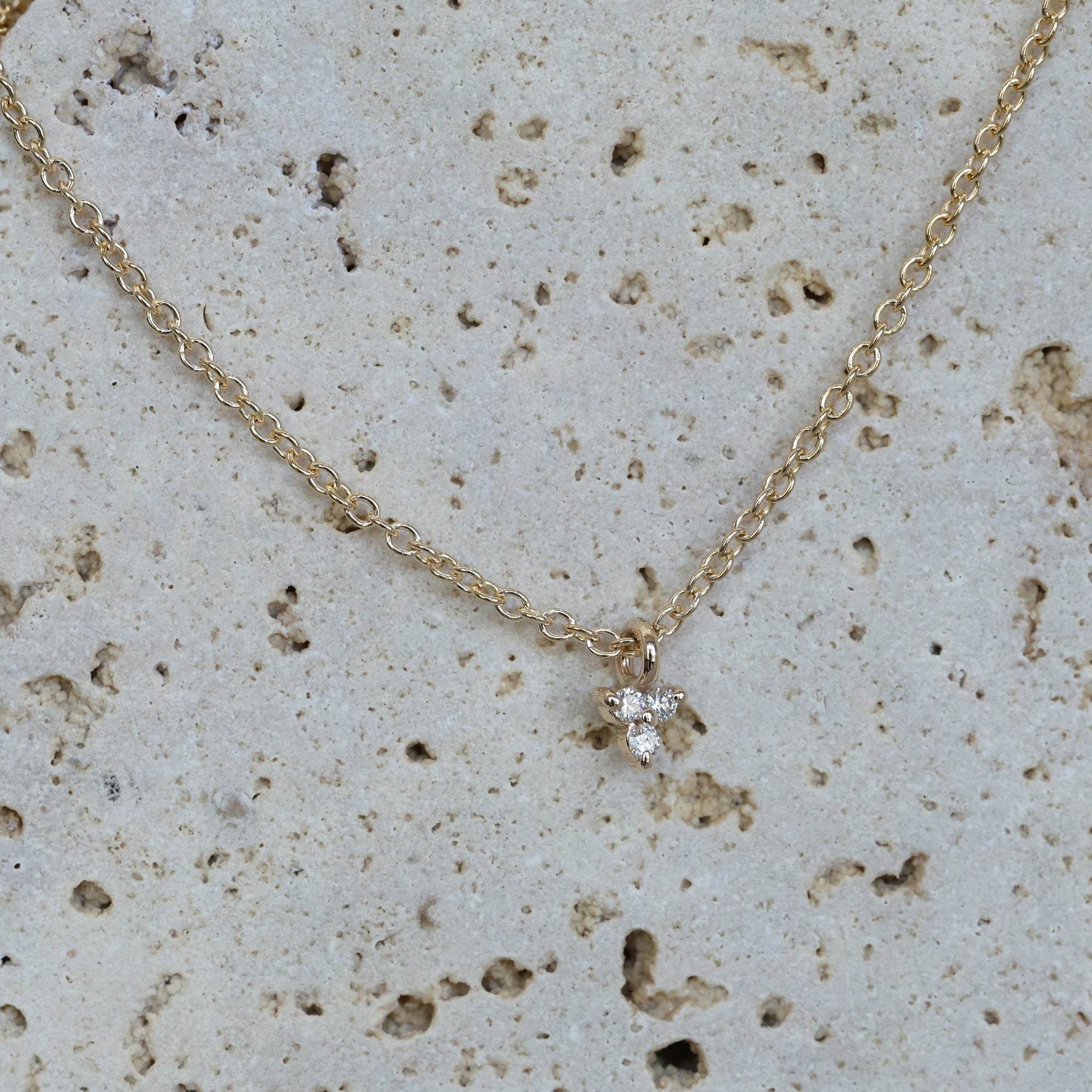 DIAMOND TRIO / NECKLACE