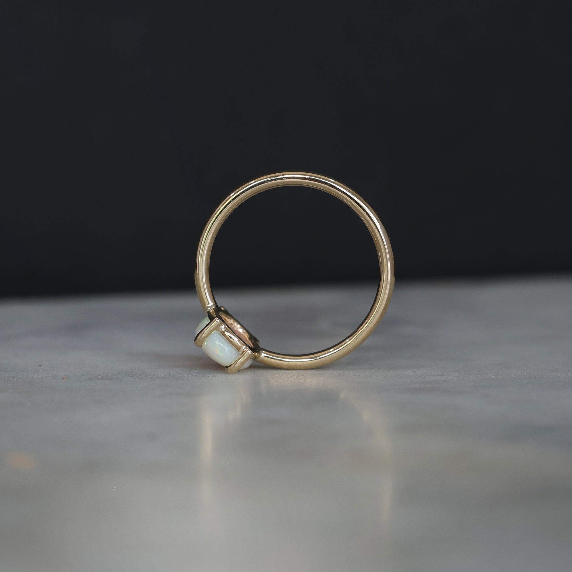OVAL OPAL / RING III