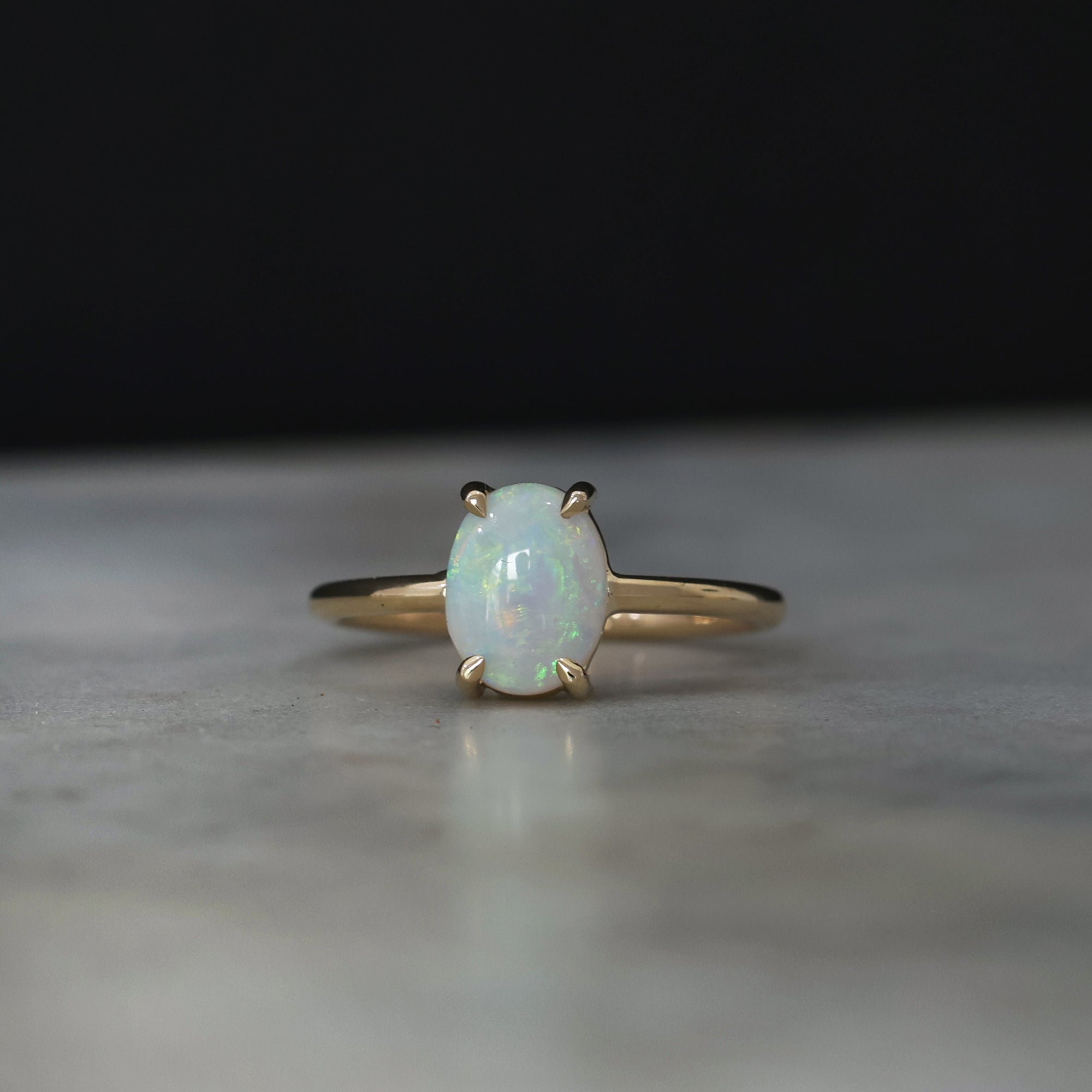 OVAL OPAL / RING III