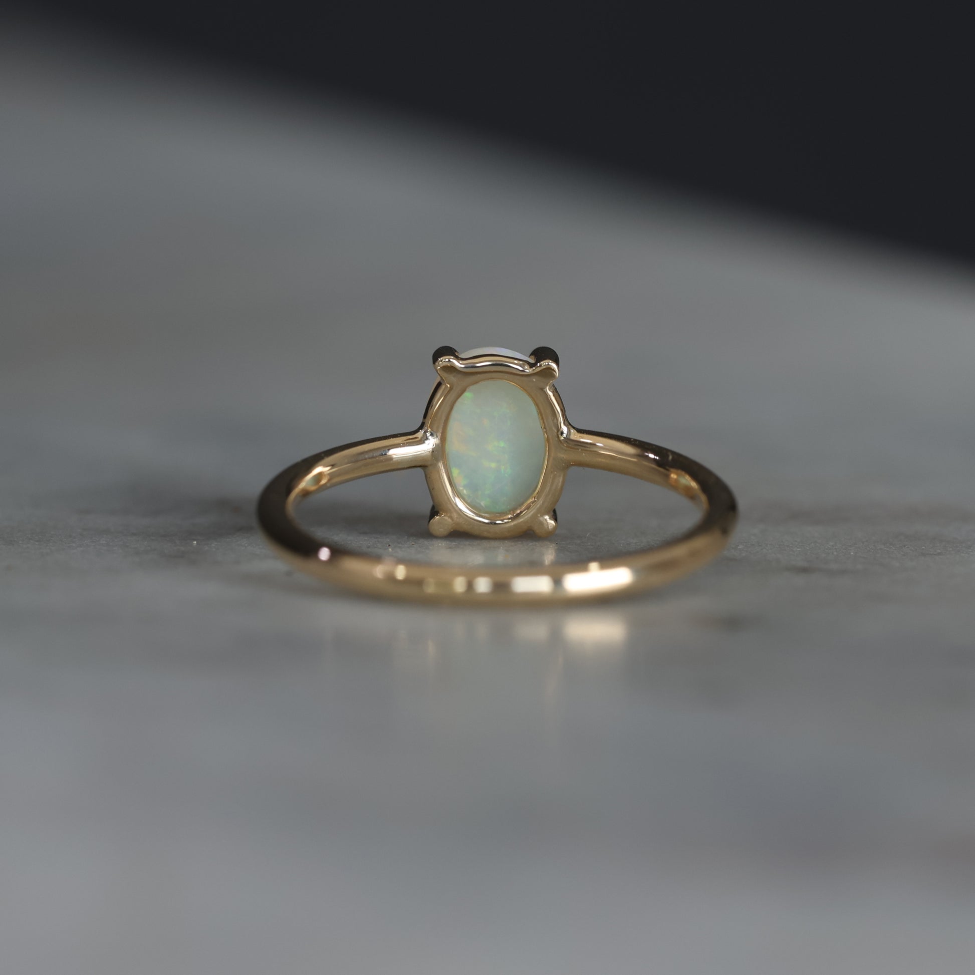 OVAL CUT / OPAL RING
