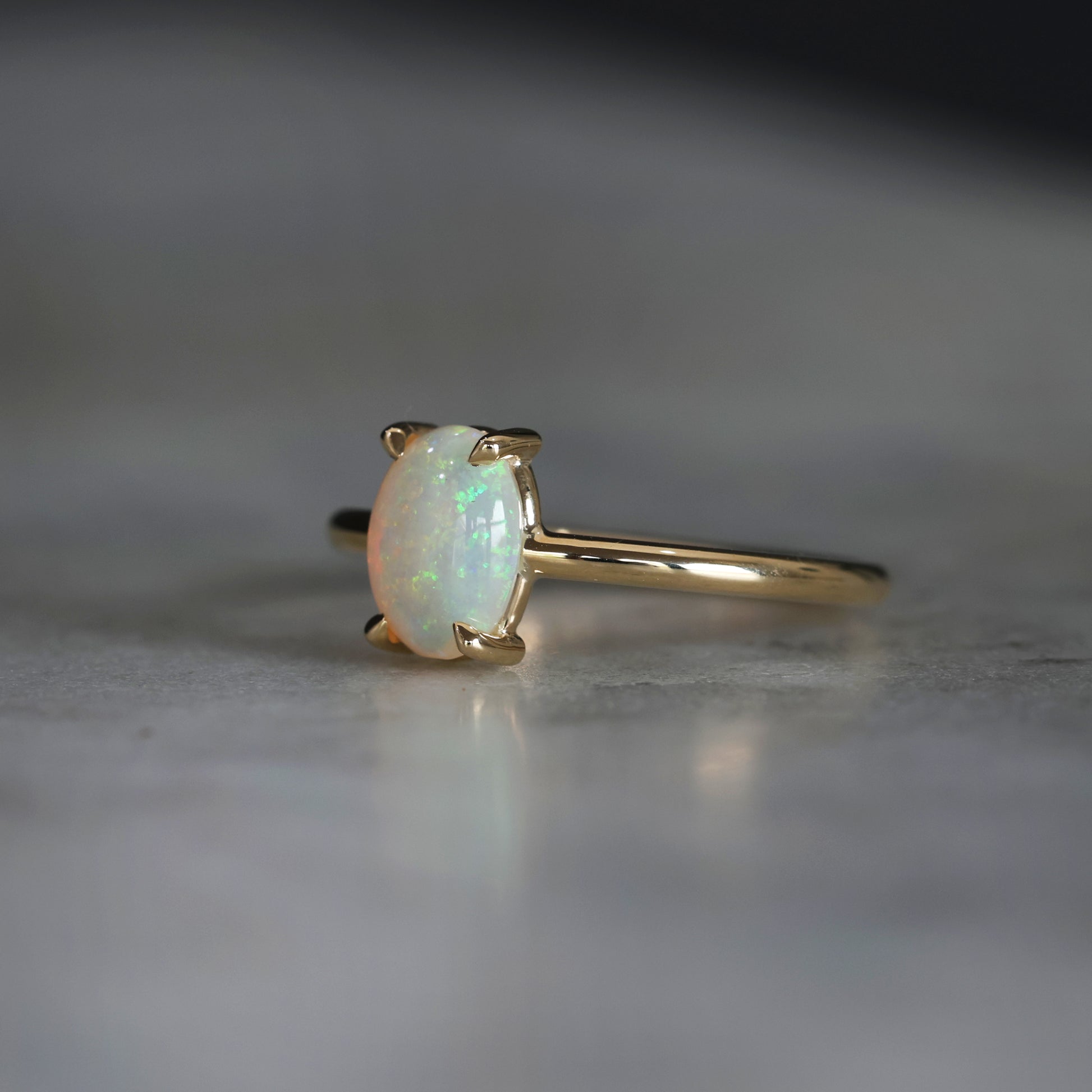 OVAL CUT / OPAL RING