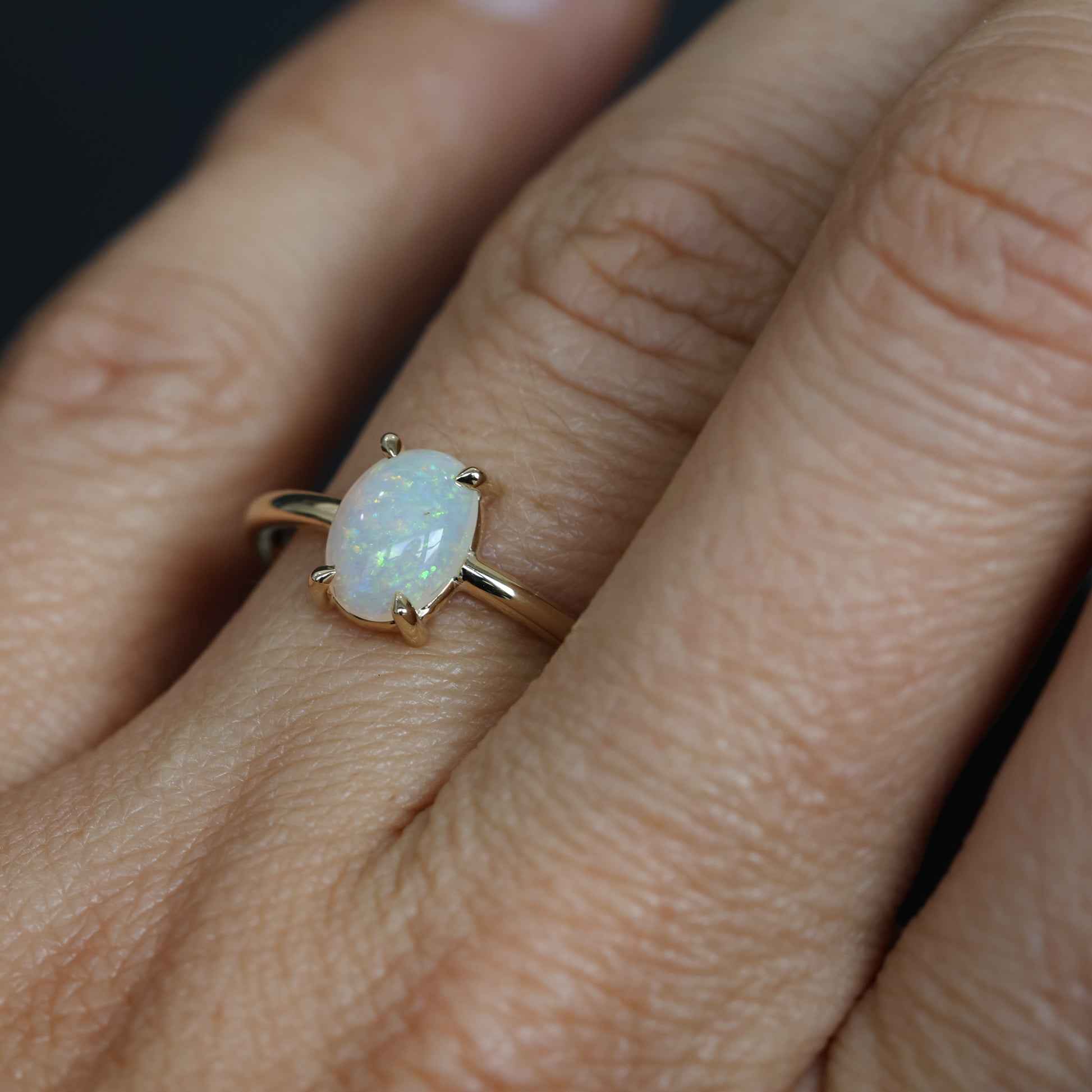 OVAL CUT / OPAL RING
