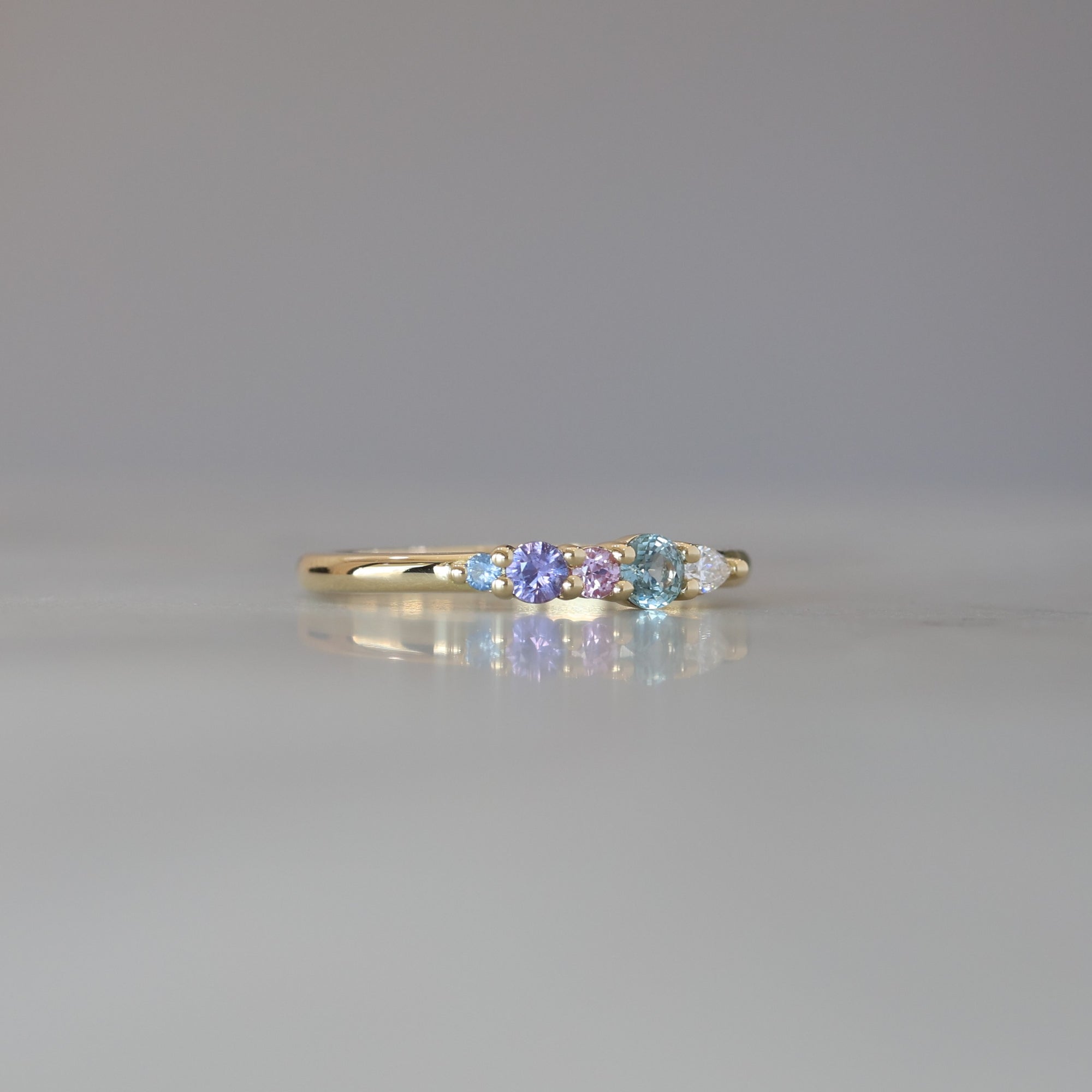 PASTEL RAINBOW / SAPPHIRE RING