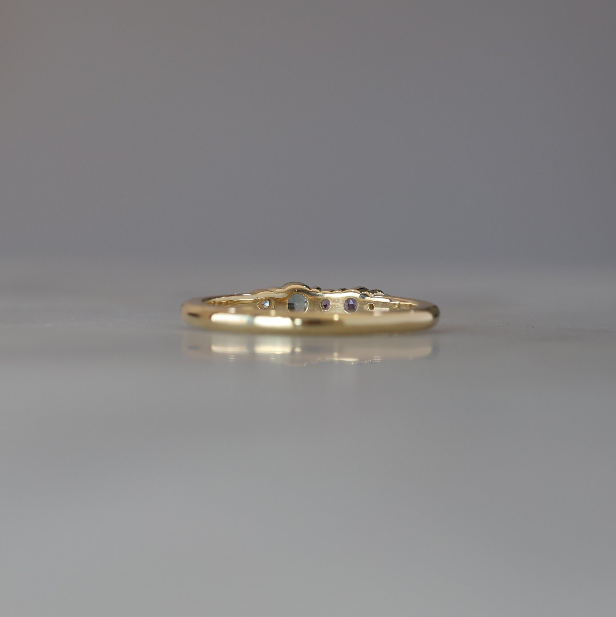 PASTEL RAINBOW / SAPPHIRE RING