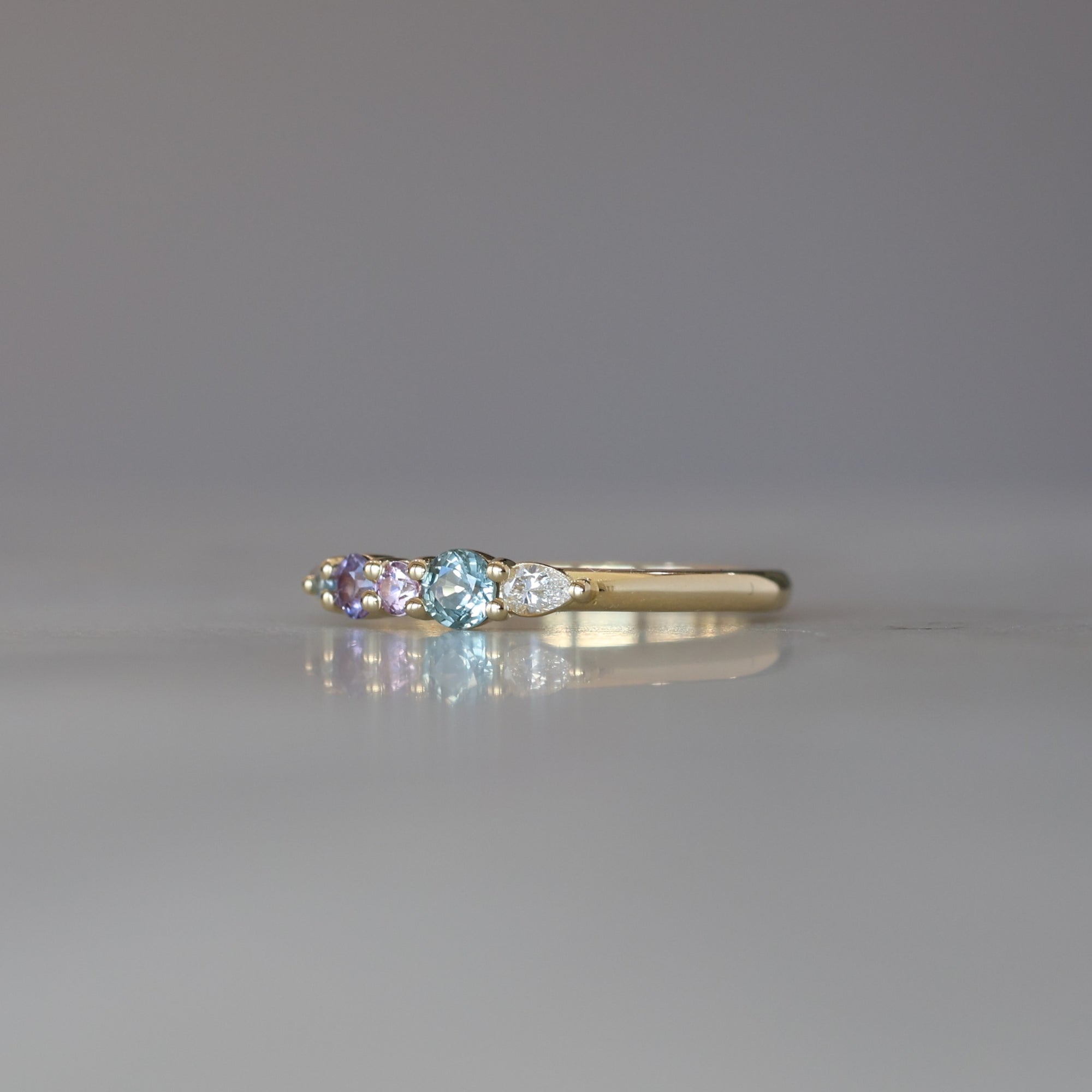 PASTEL RAINBOW / SAPPHIRE RING