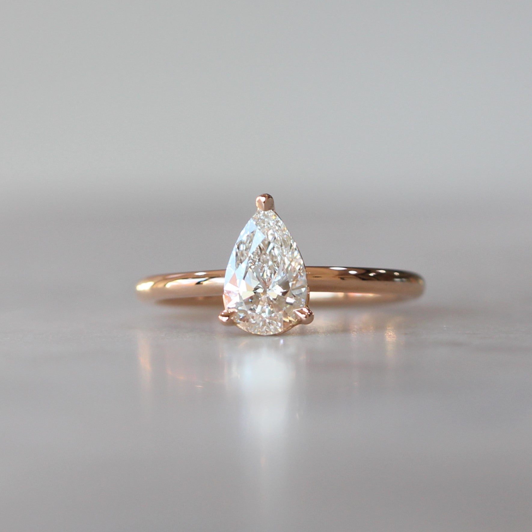 PEAR CUT / LAB DIAMOND RING