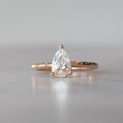 PEAR CUT / LAB DIAMOND RING