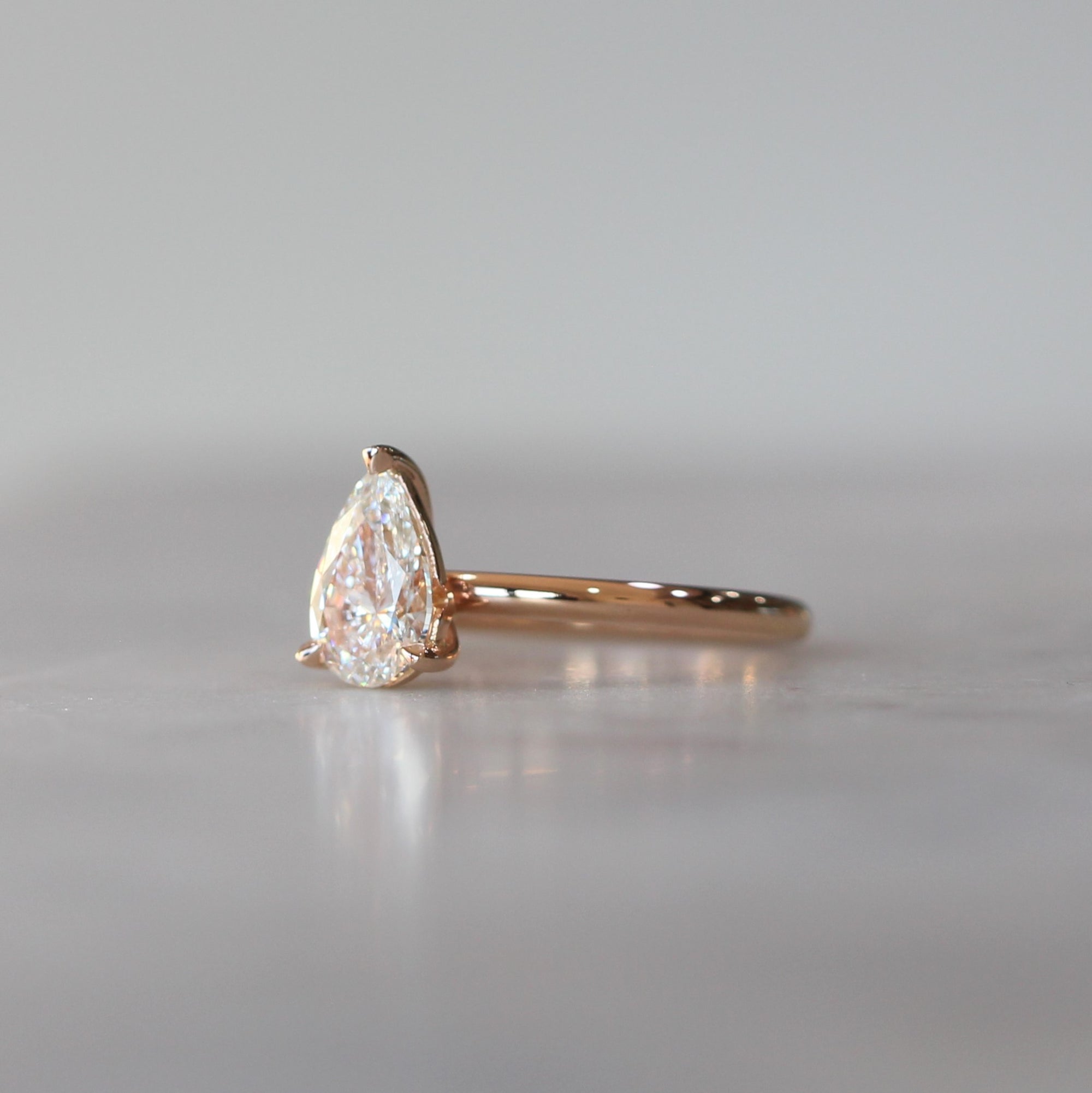 PEAR CUT / LAB DIAMOND RING