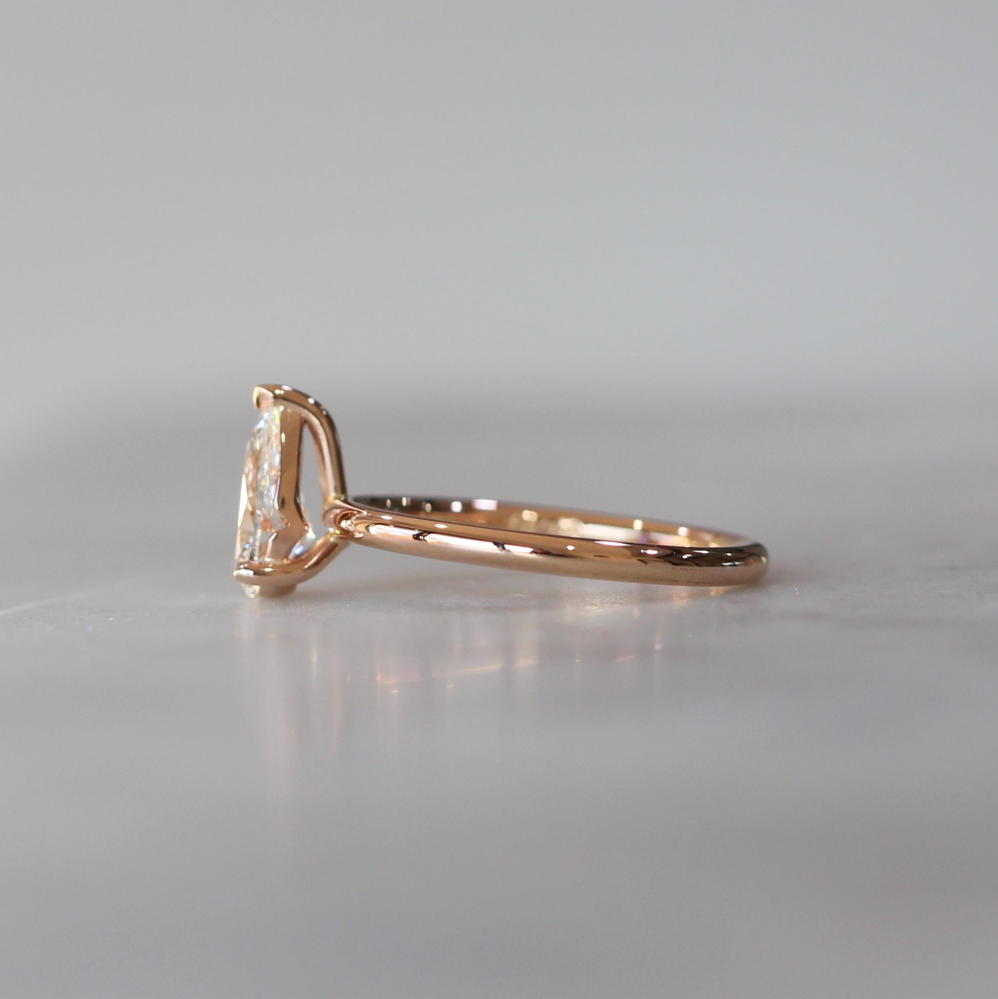 PEAR CUT / LAB DIAMOND RING