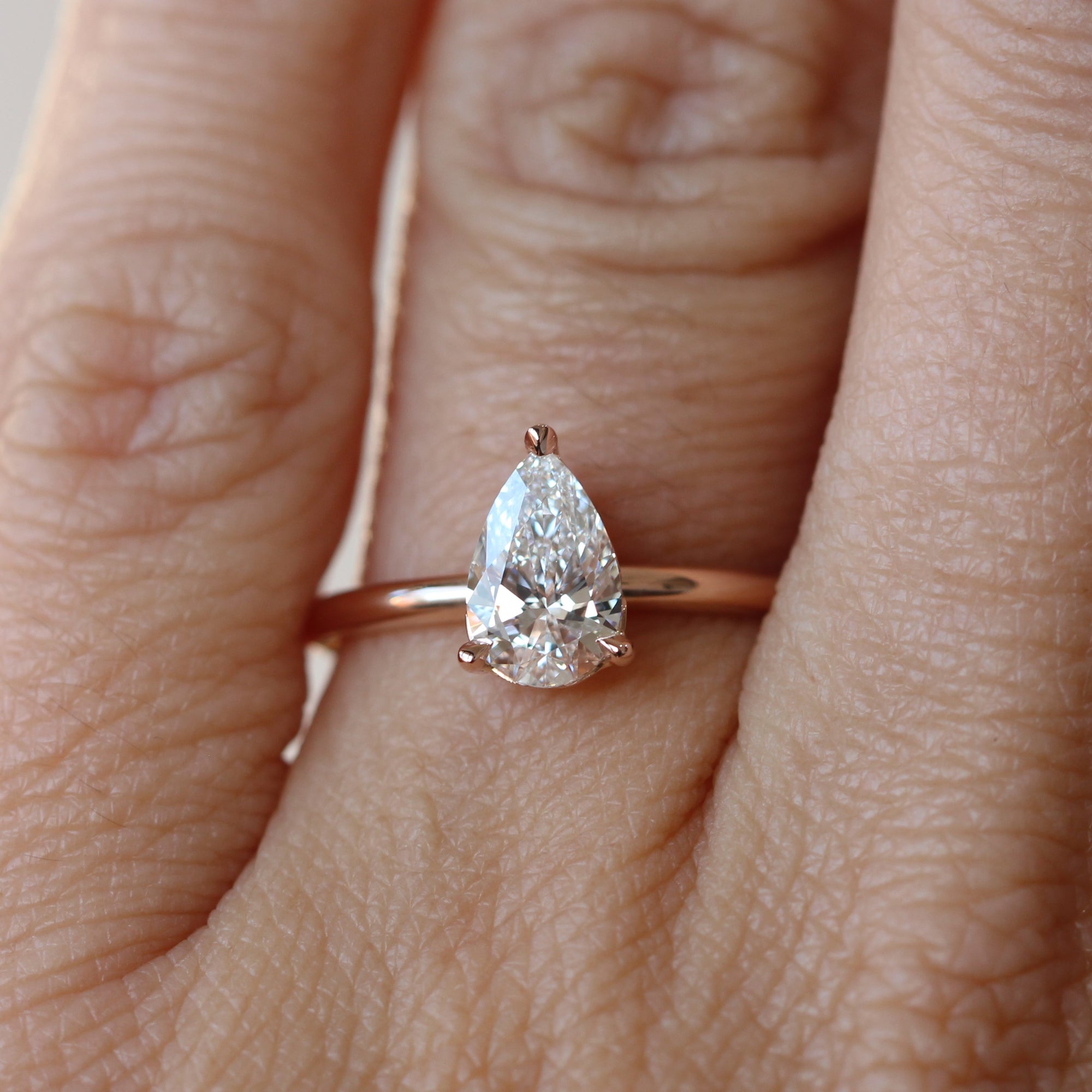 PEAR CUT / LAB DIAMOND RING