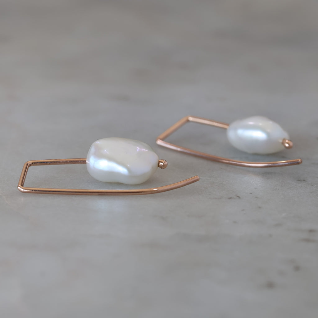 PETITE PEARL | TRAIL EARRINGS