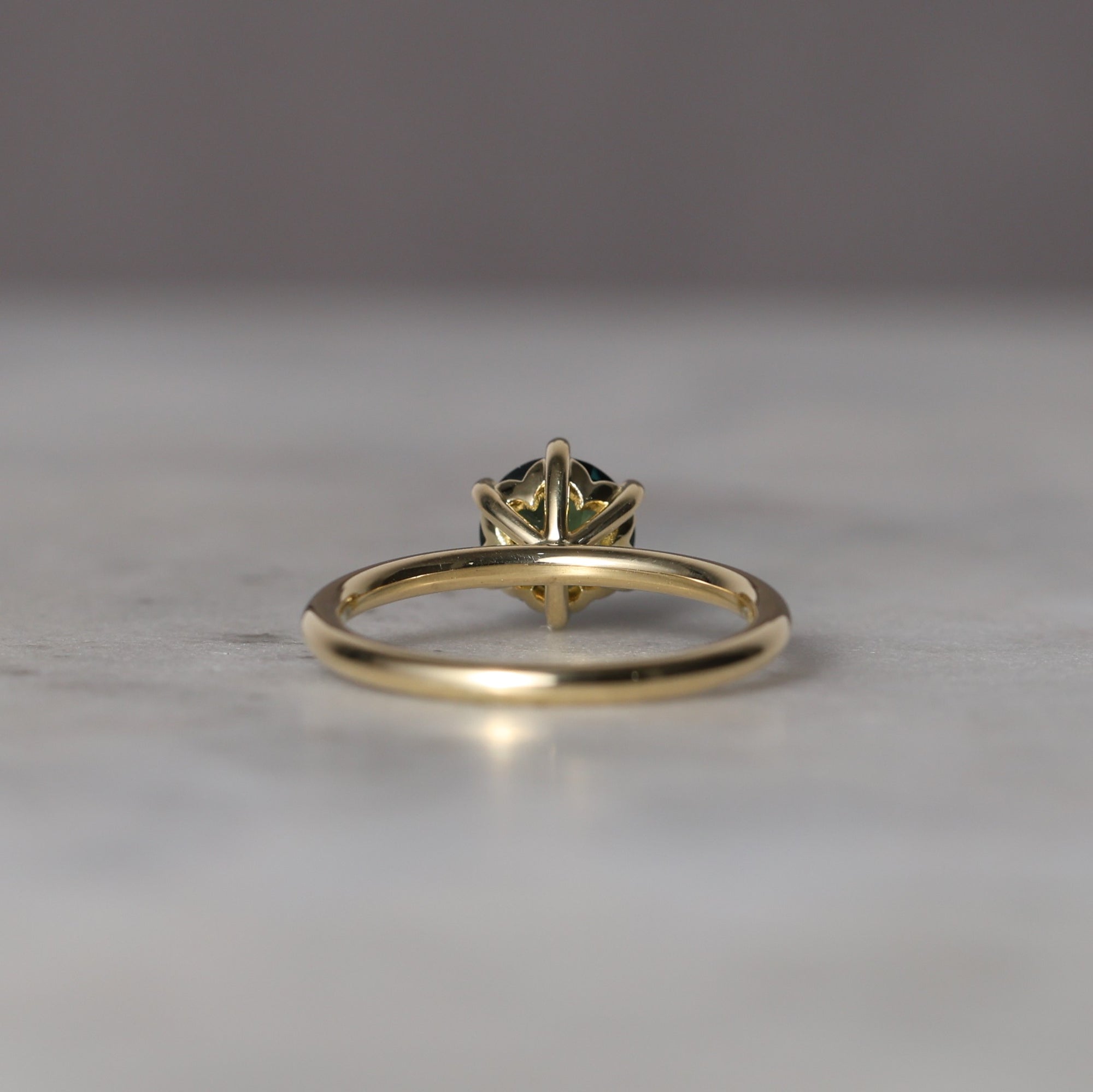 ROUND PARTI /  SAPPHIRE SOLITAIRE RING II