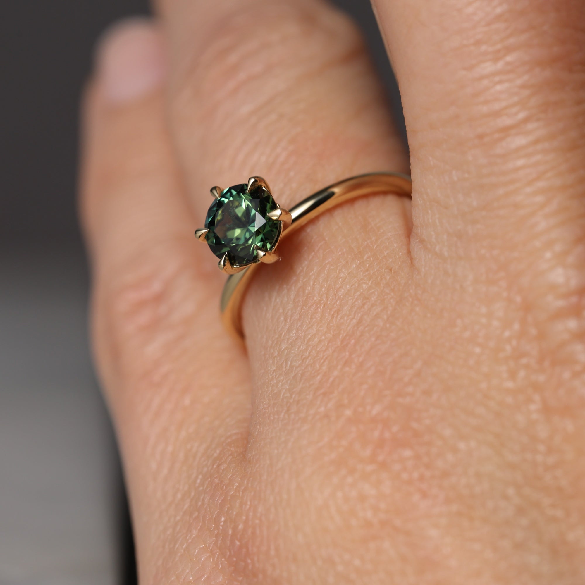 ROUND PARTI /  SAPPHIRE SOLITAIRE RING II