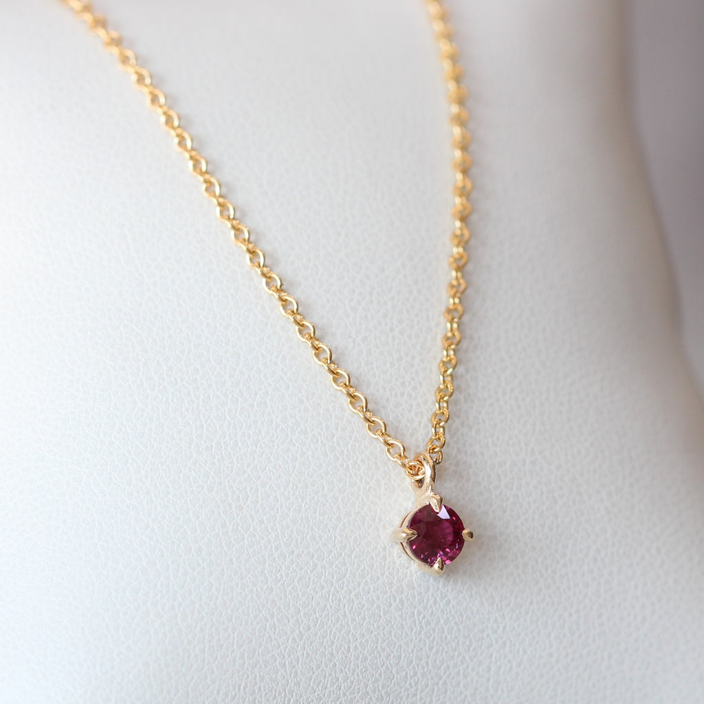ROUND RUBY / NECKLACE