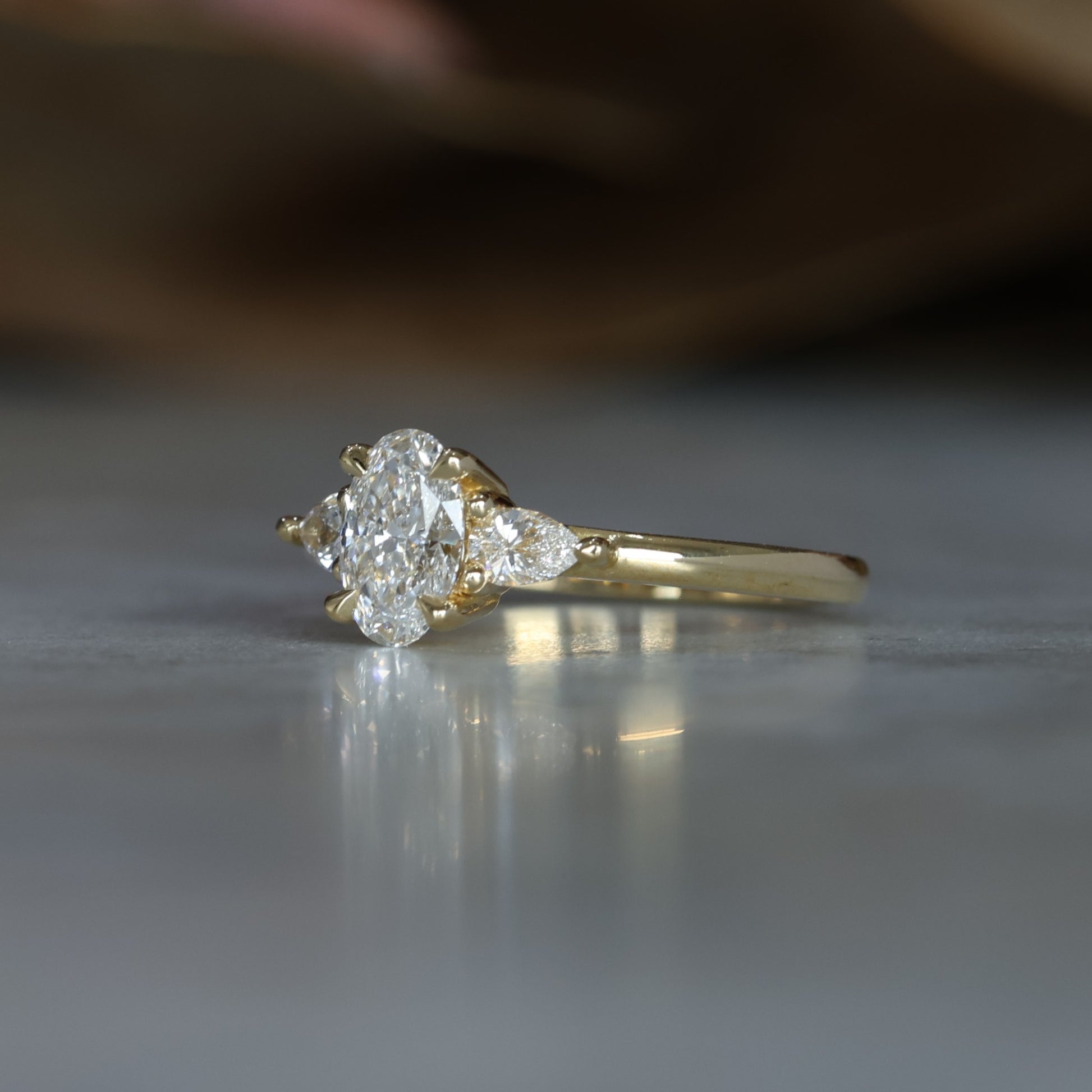 MAY TRILOGY / 0.72ct OVAL CUT LAB DIAMOND RING