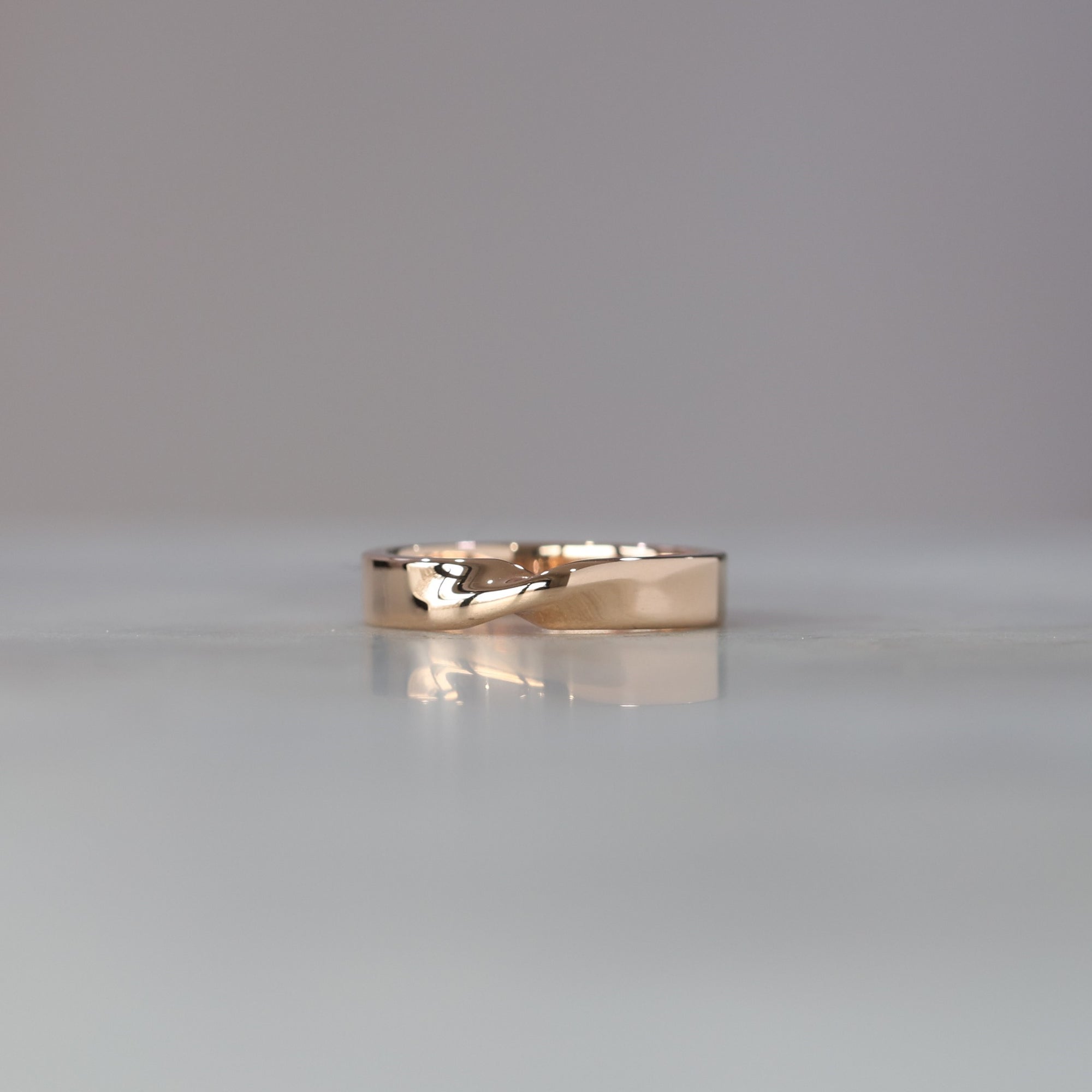 4MM MOBIUS TWIST / WEDDING BAND