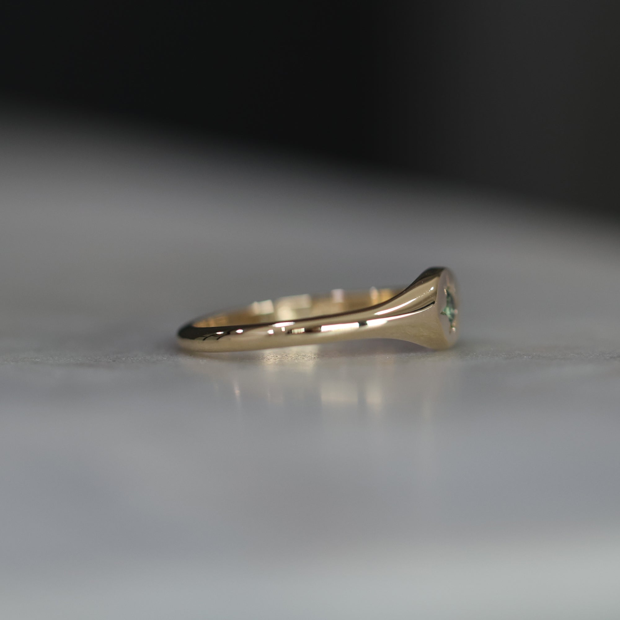 Star Set Pari Sapphire Signet Ring