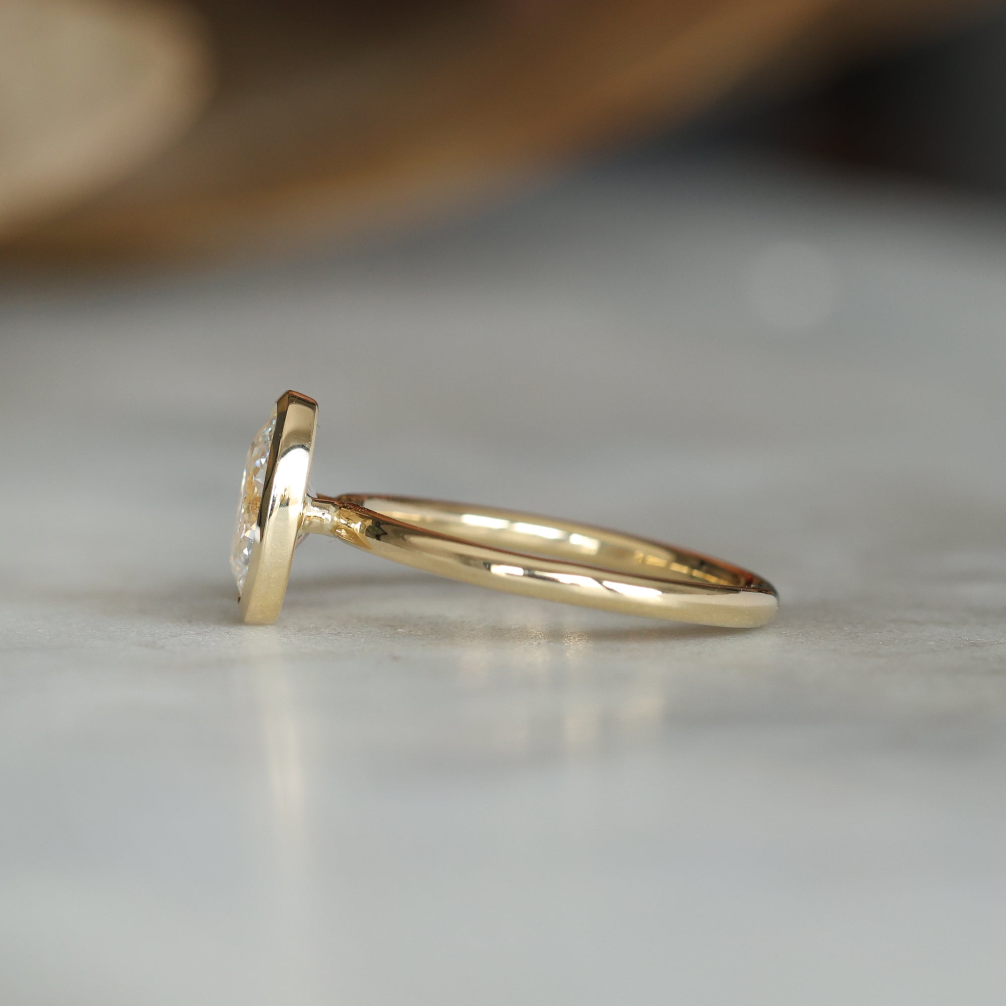 BRIDIE / 1.08ct OVAL DIAMOND BEZEL SOLITAIRE