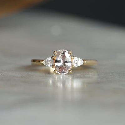 MAY TRILOGY / 1.26CT OVAL MADAGASCAN SAPPHIRE RING