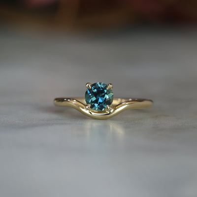 ROUND PARTI SAPPHIRE / CURVE RING