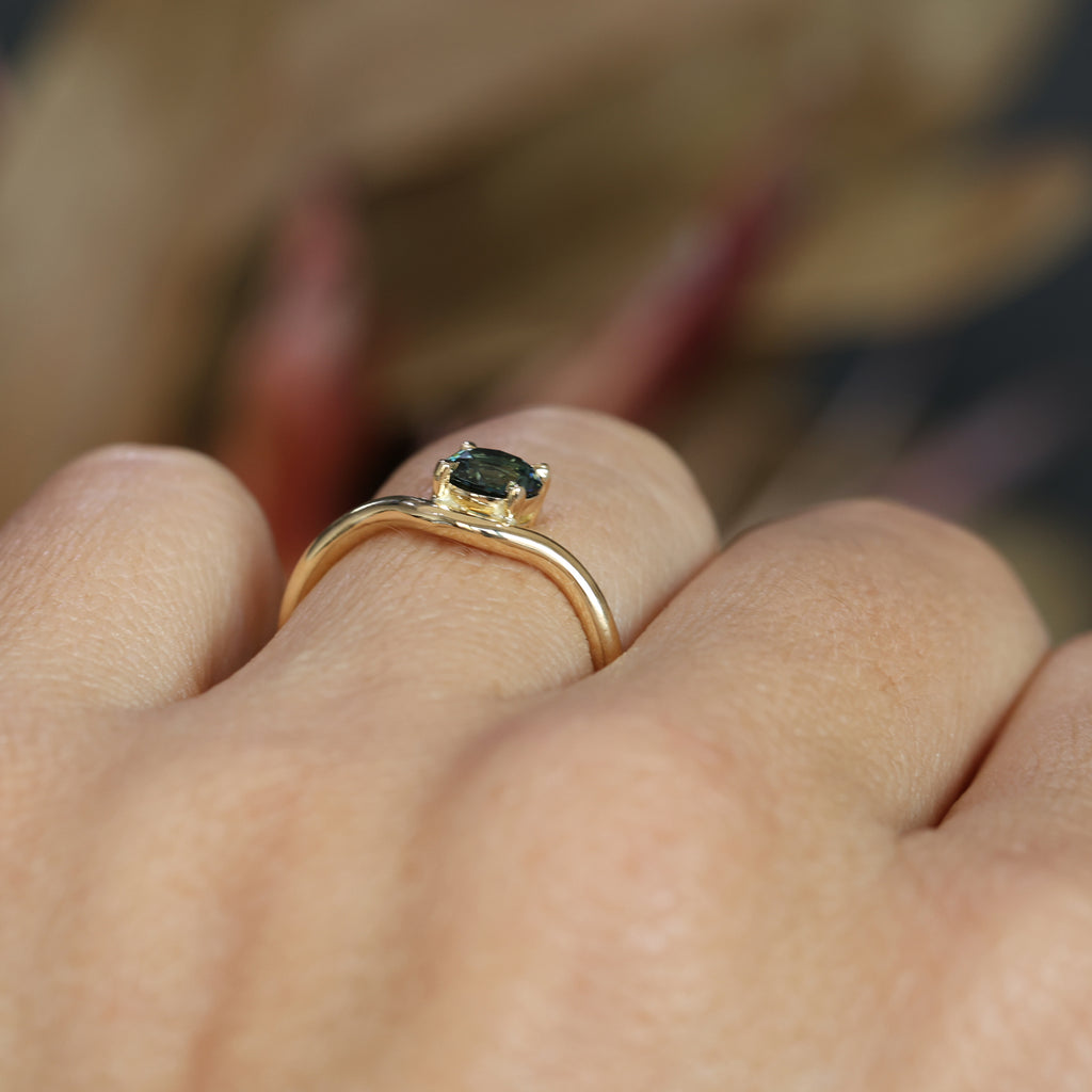 CURVE / 0.78ct ROUND PARTI SAPPHIRE 4 CLAW SOLITIARE