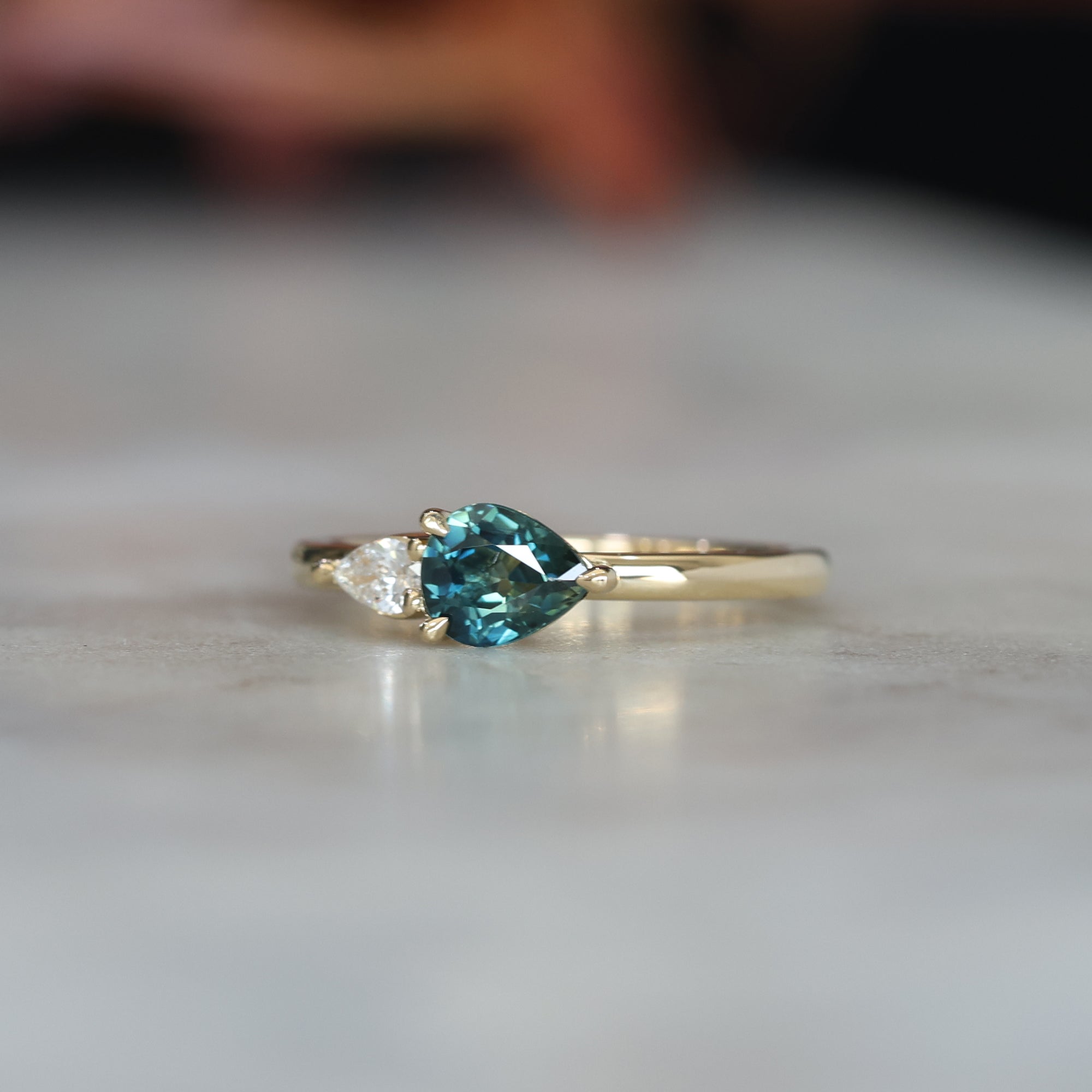 DUO / 0.80ct PEAR PARTI SAPPHIRE & DIAMOND RING