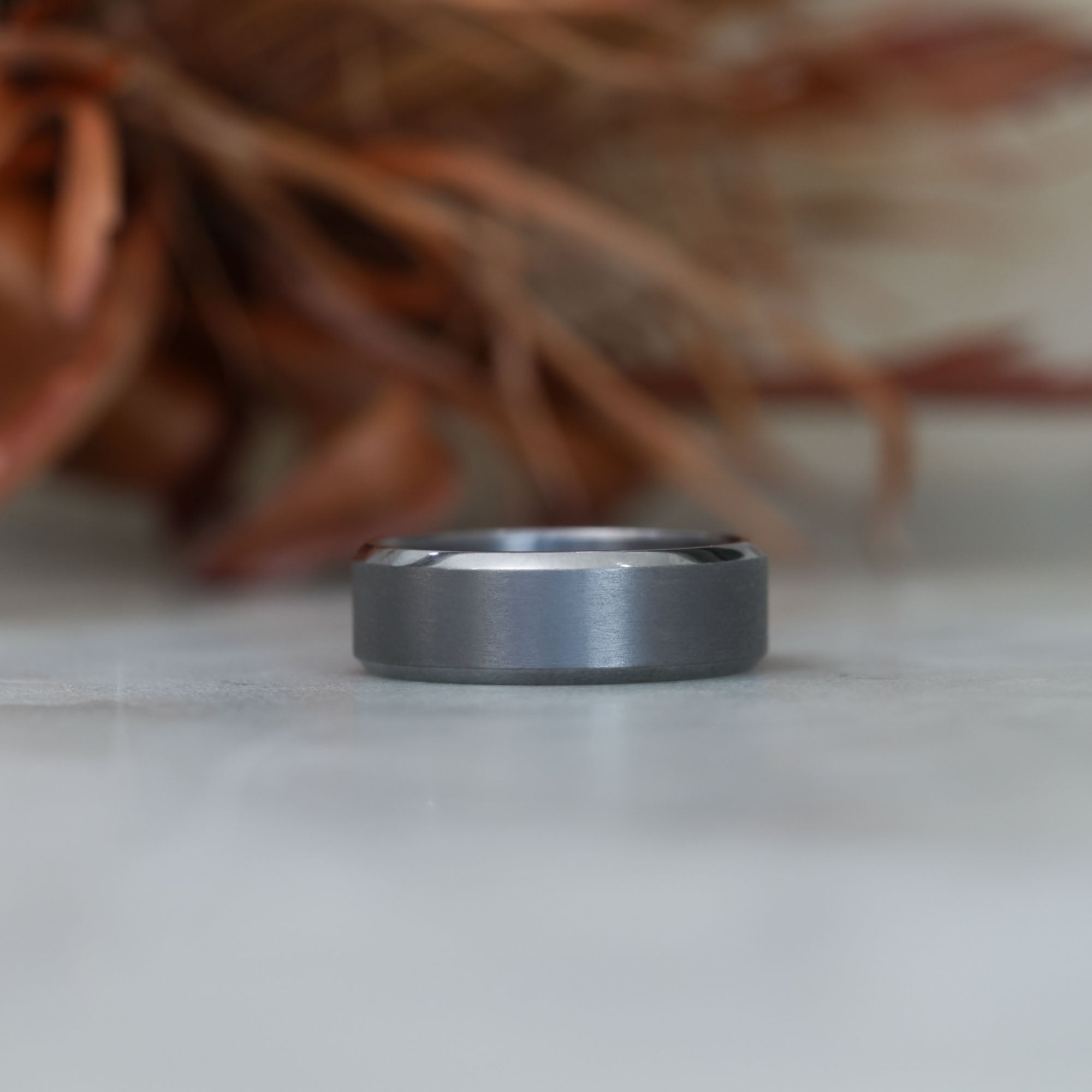 TANTALUM BEVELLED EDGE | WEDDING BAND
