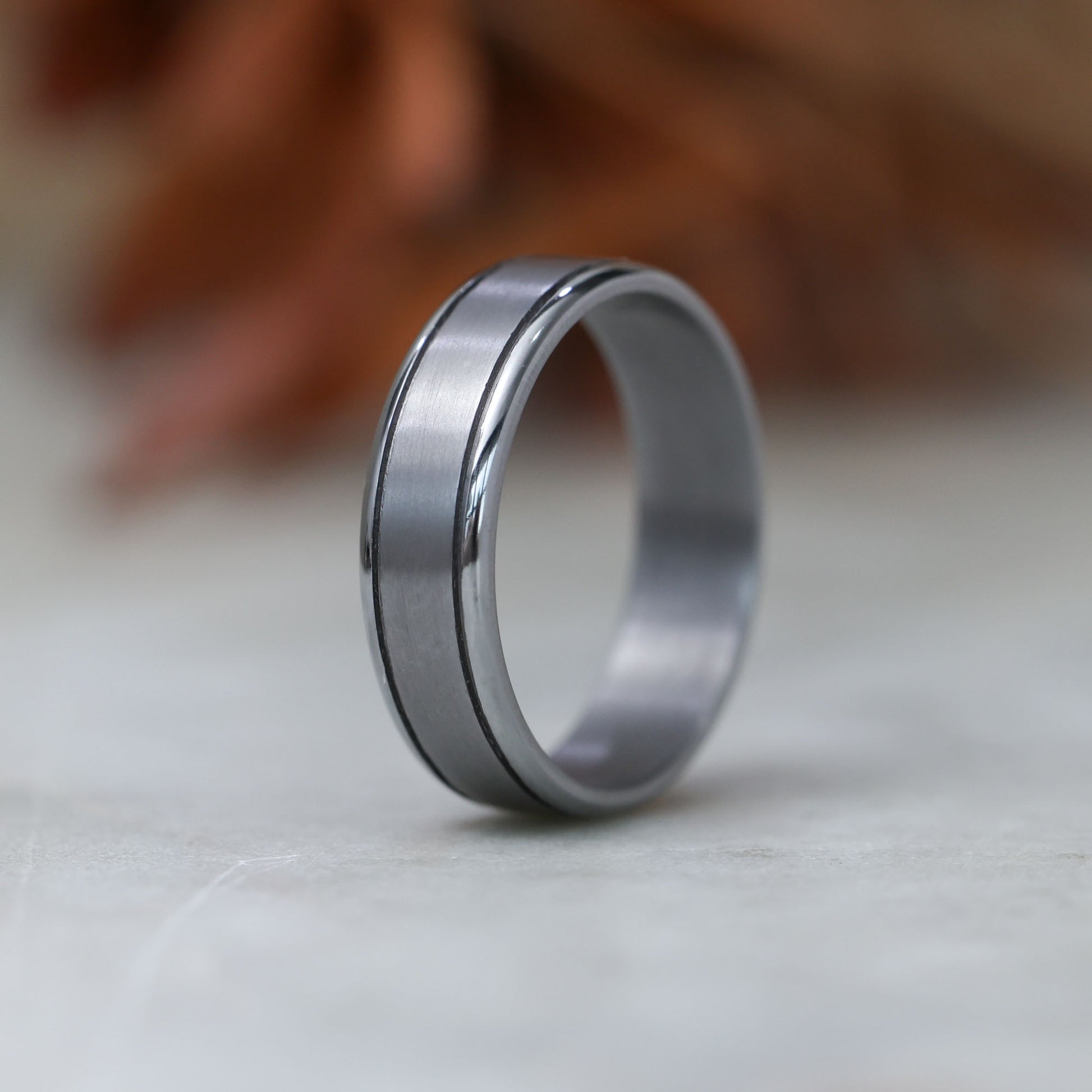 Tantalum groove Mens wedding band front