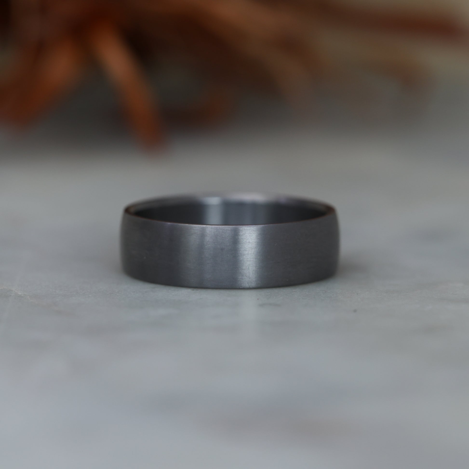 TANTALUM HALF ROUND | WEDDING BAND