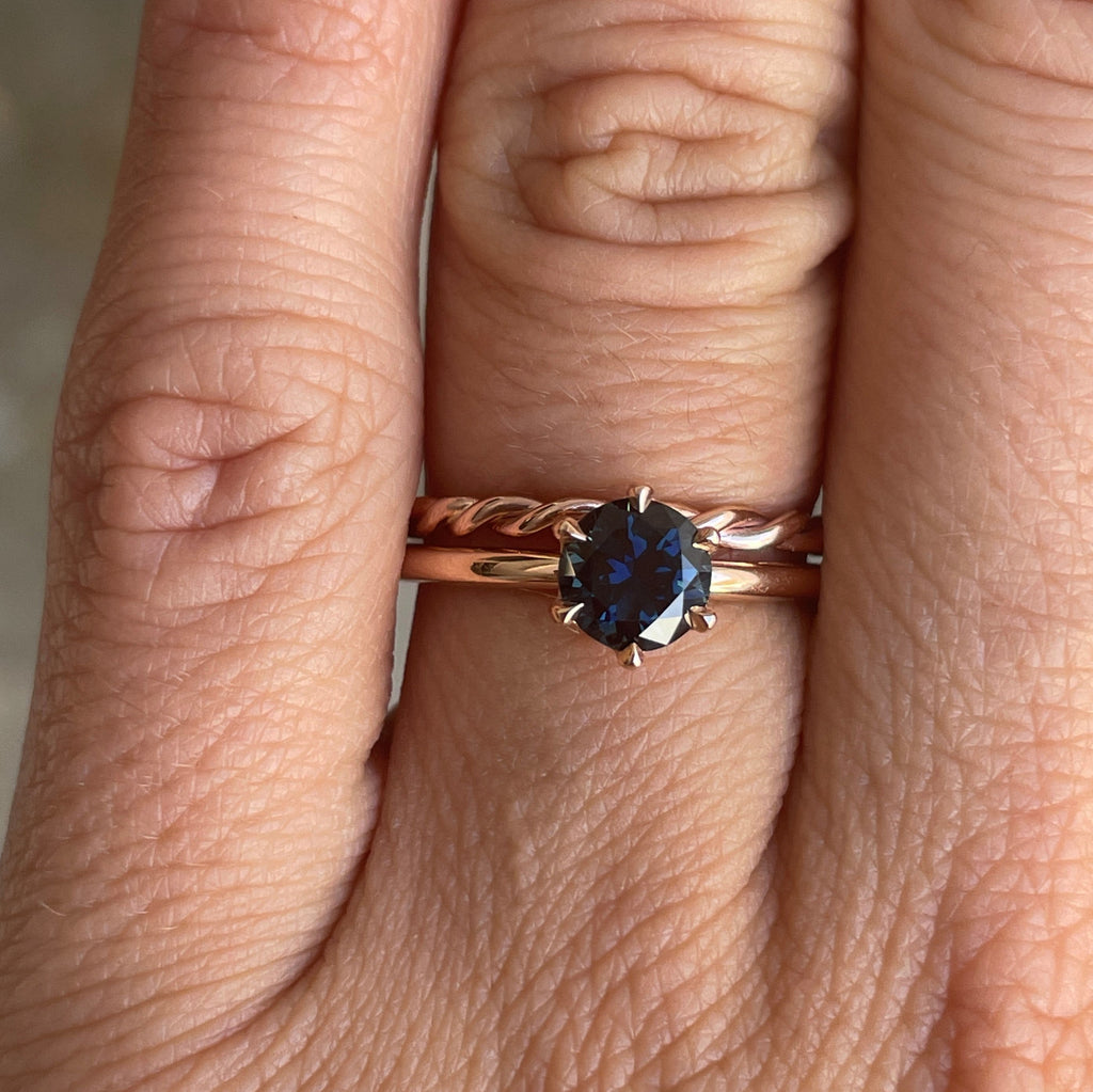 ava loose twist wedding band