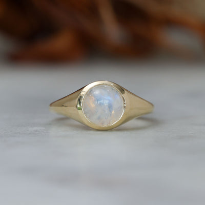 bezel cabochon ring front