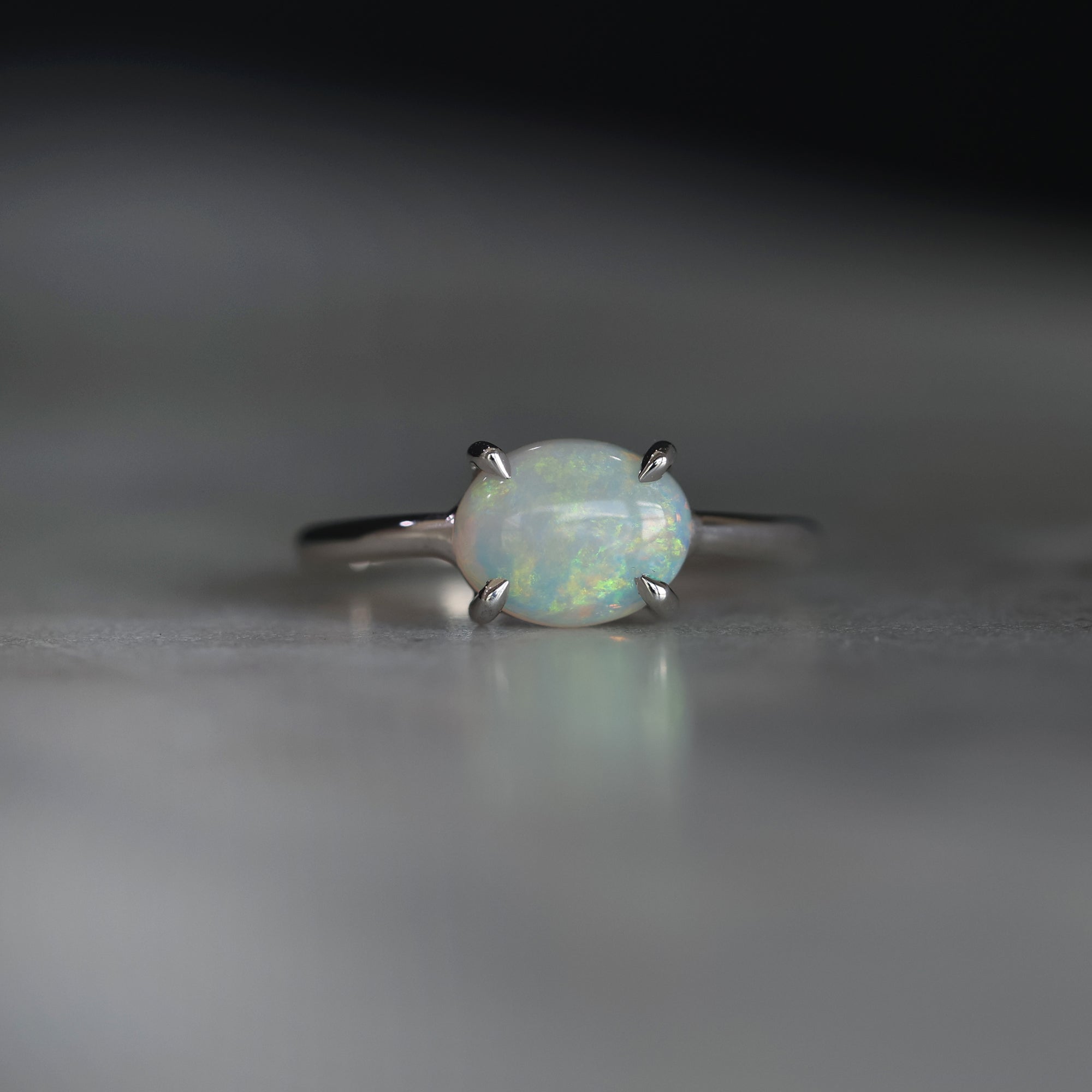 EAST WEST OVAL / OPAL RING